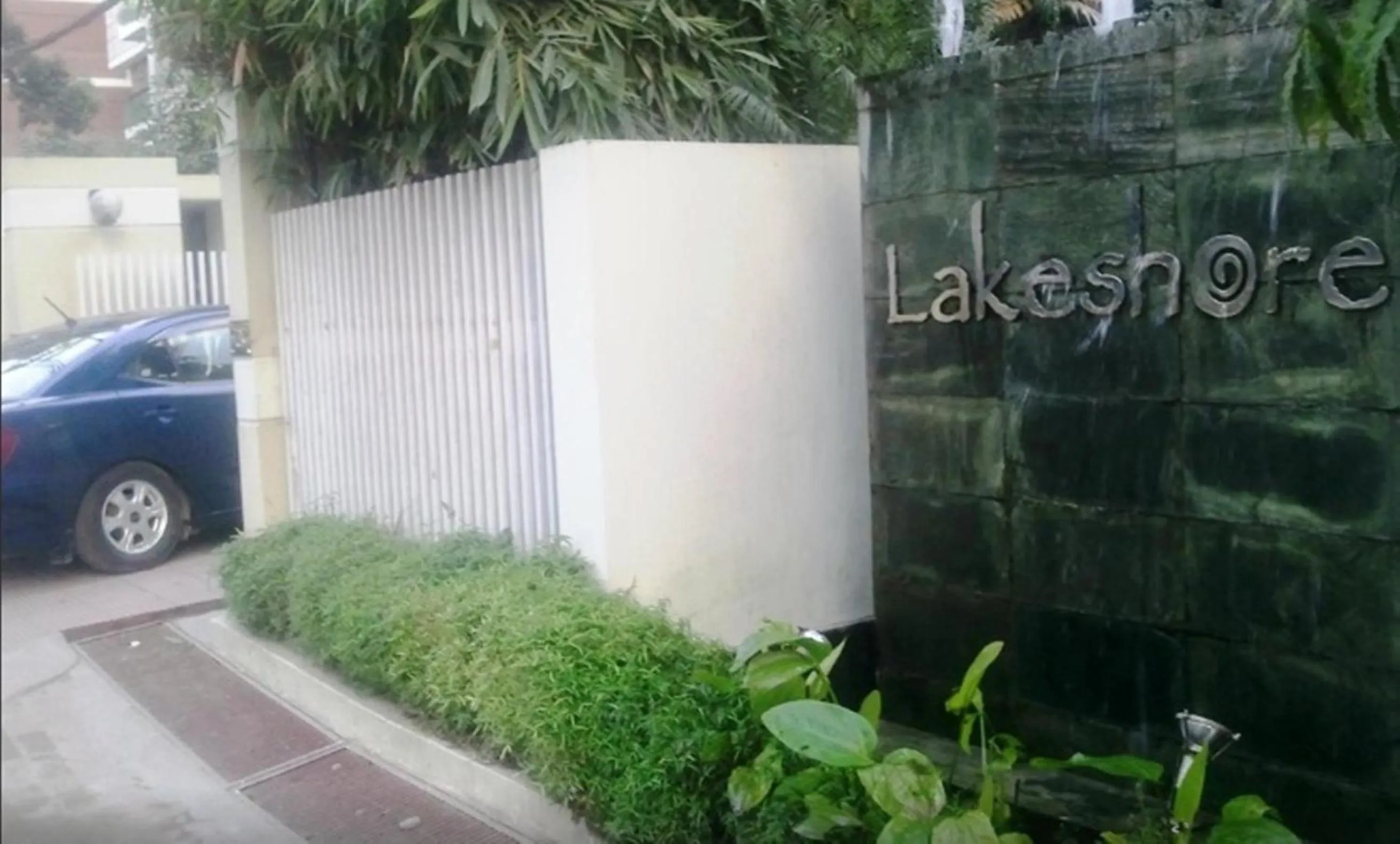 Garden in Lakeshore Hotel & Apartments