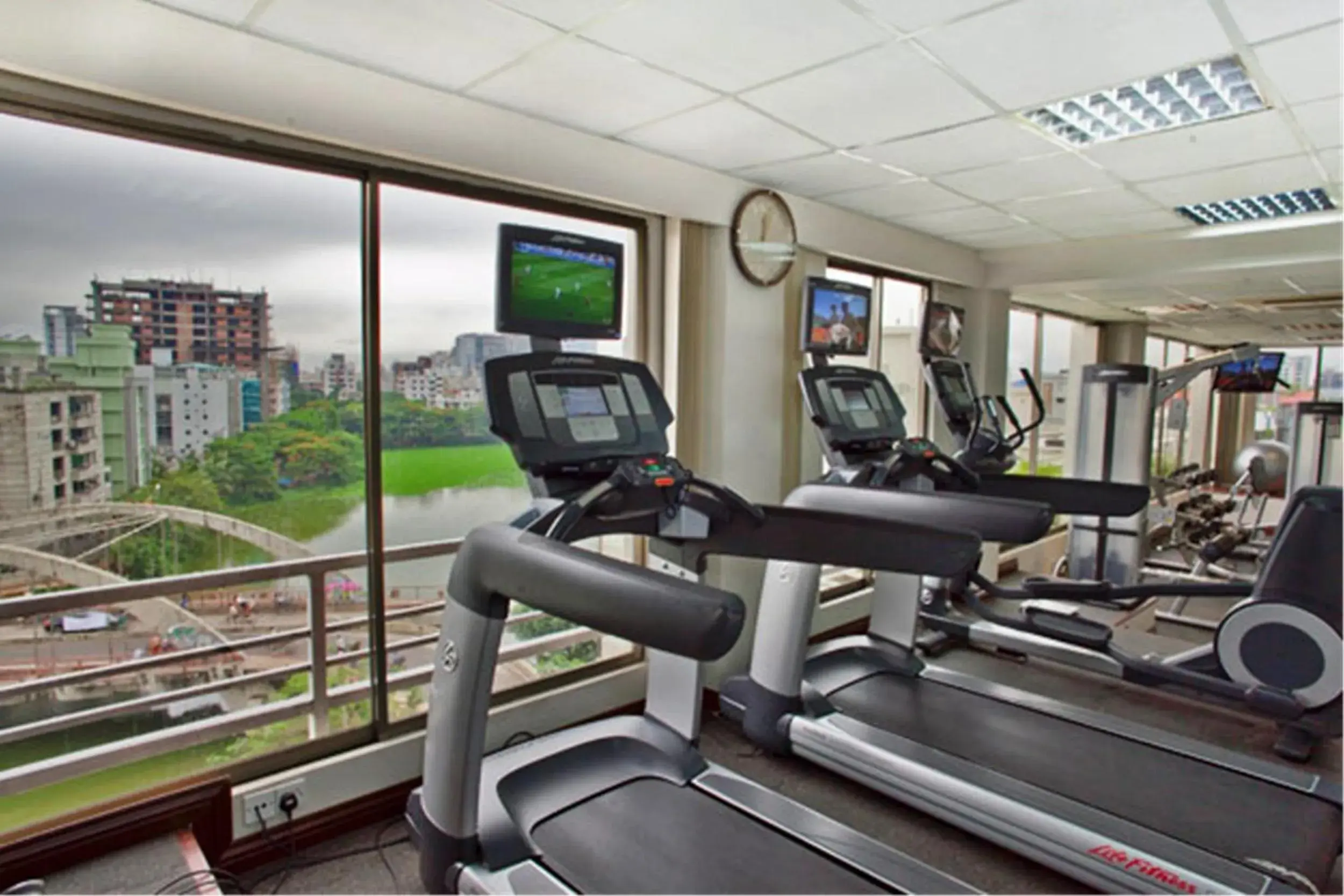 Fitness centre/facilities in Lakeshore Hotel & Apartments Fitness centre/facilities in Lakeshore Hotel & Apartments