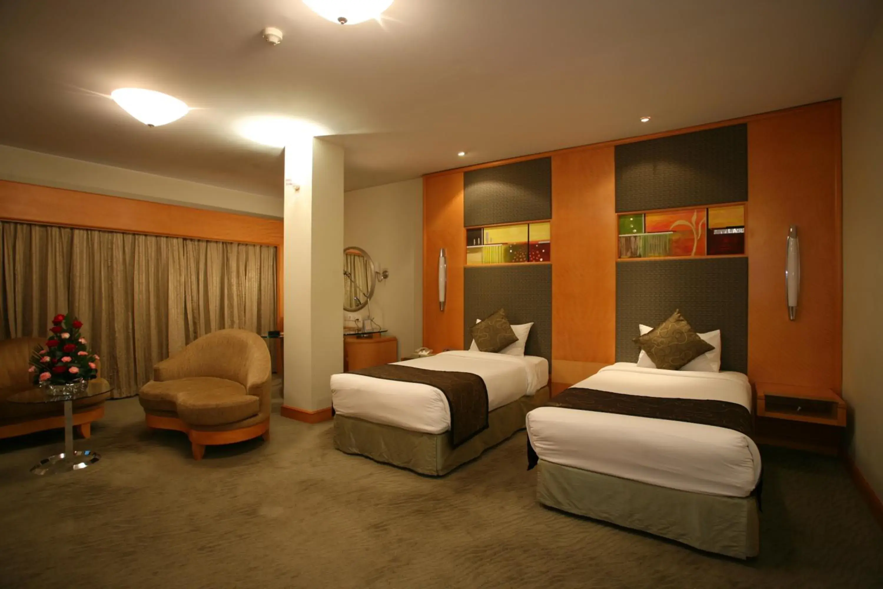Property building, Bed in Lakeshore Hotel & Apartments Property building, Bed in Lakeshore Hotel & Apartments