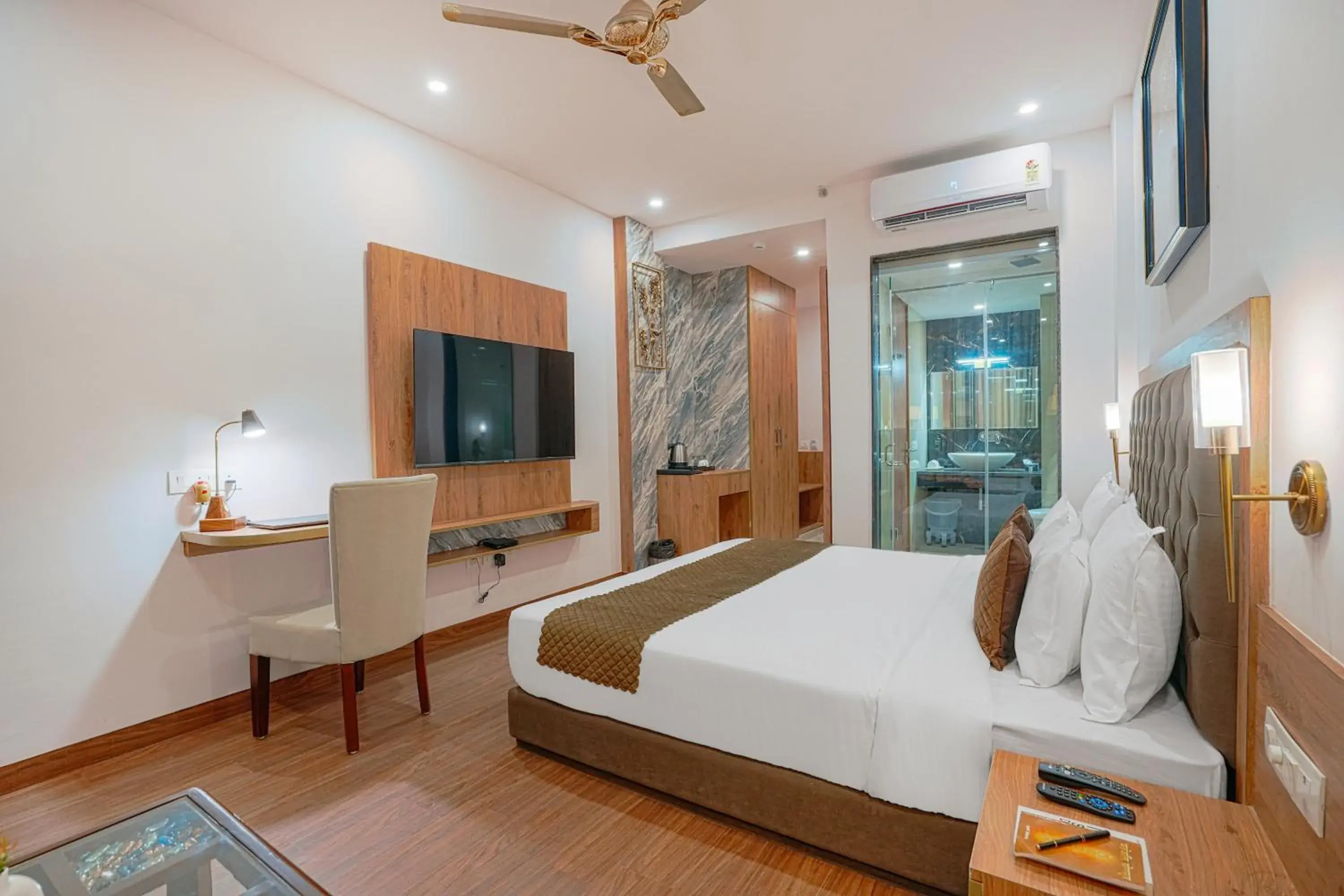 Photo of the whole room, Bed in The Sanawar Heights I Kasauli I New Property Photo of the whole room, Bed in The Sanawar Heights I Kasauli I New Property