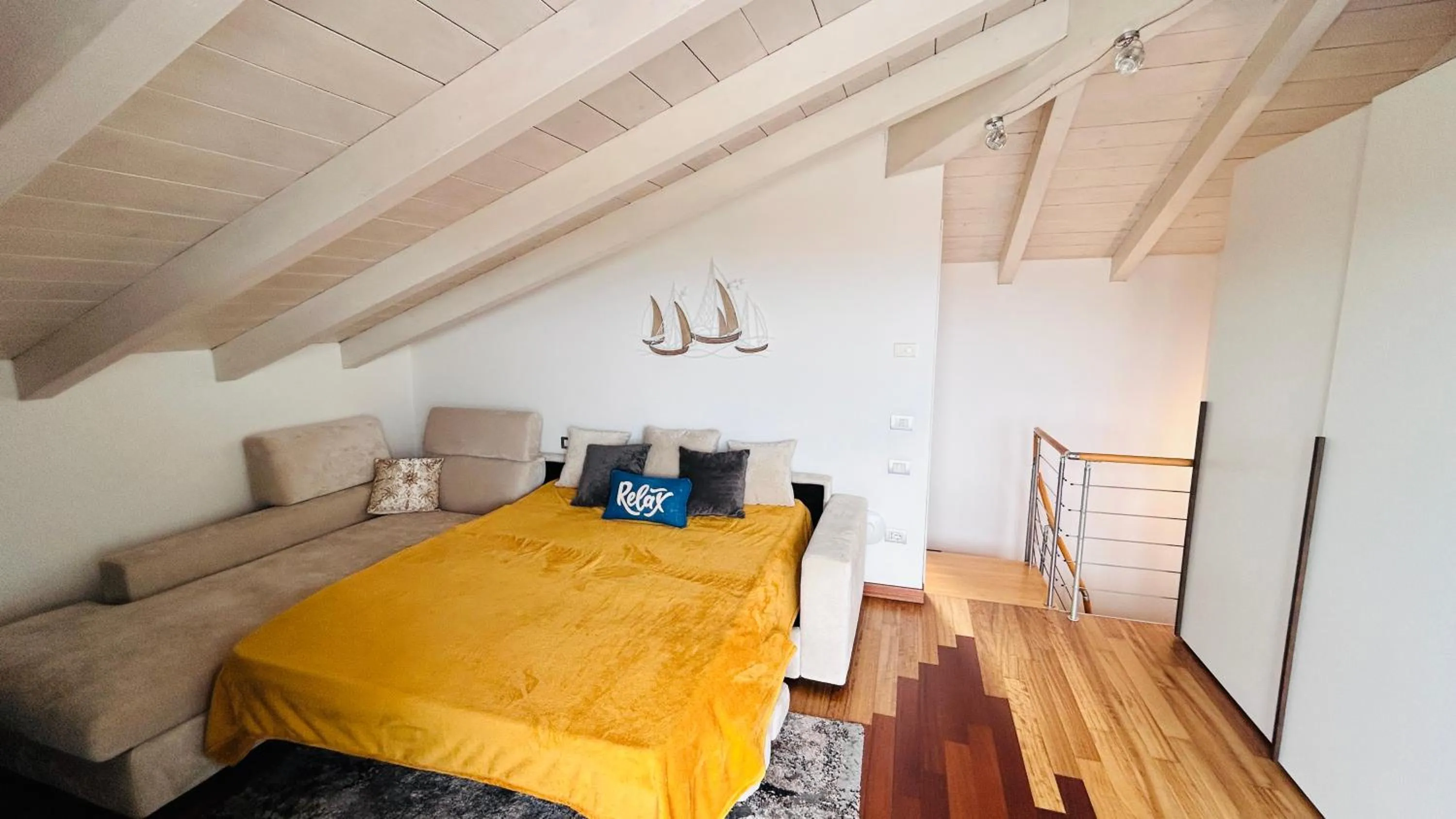 Bed in Lakeview Verdi Apartment