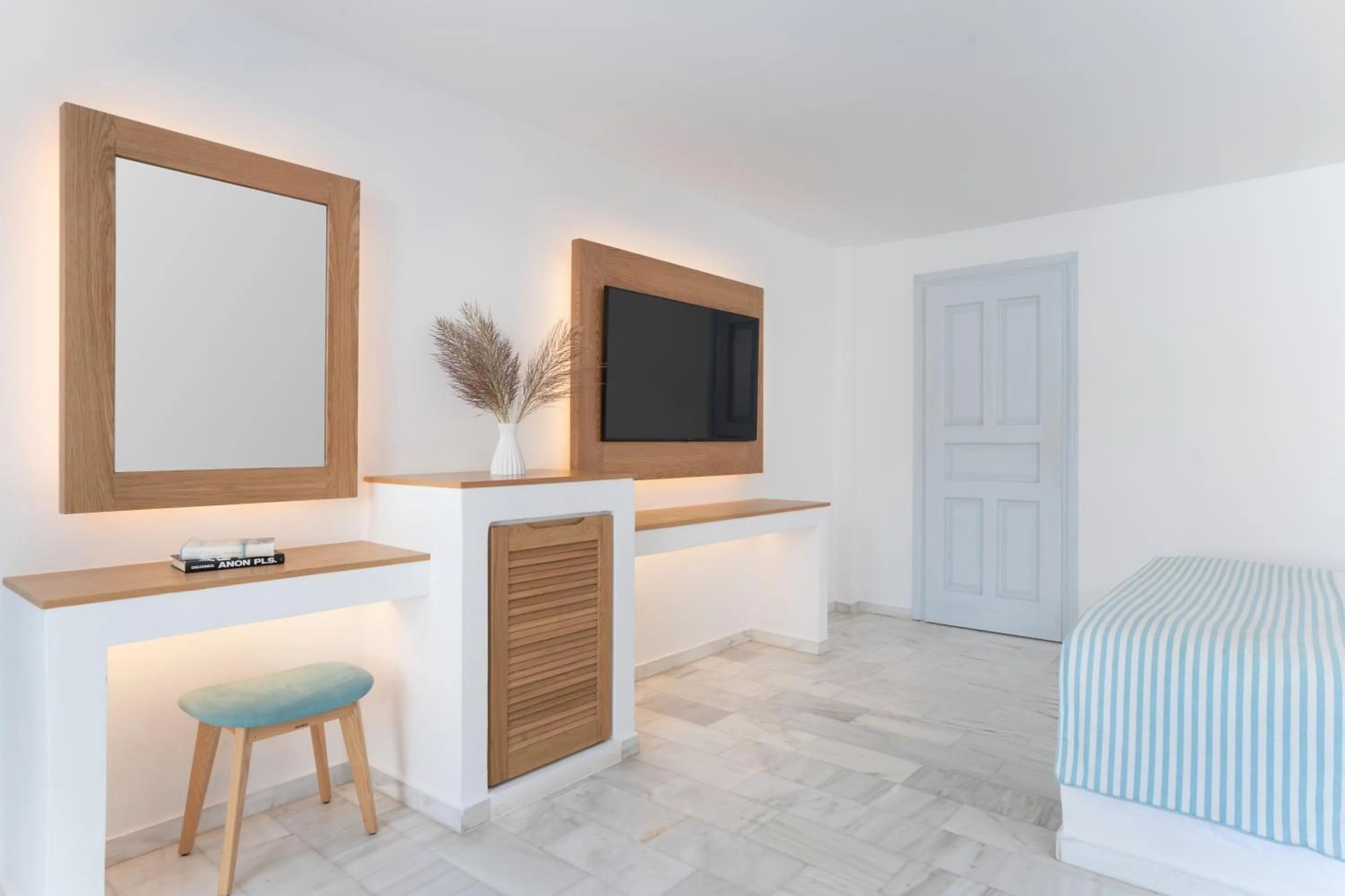 Santorini Kastelli Resort