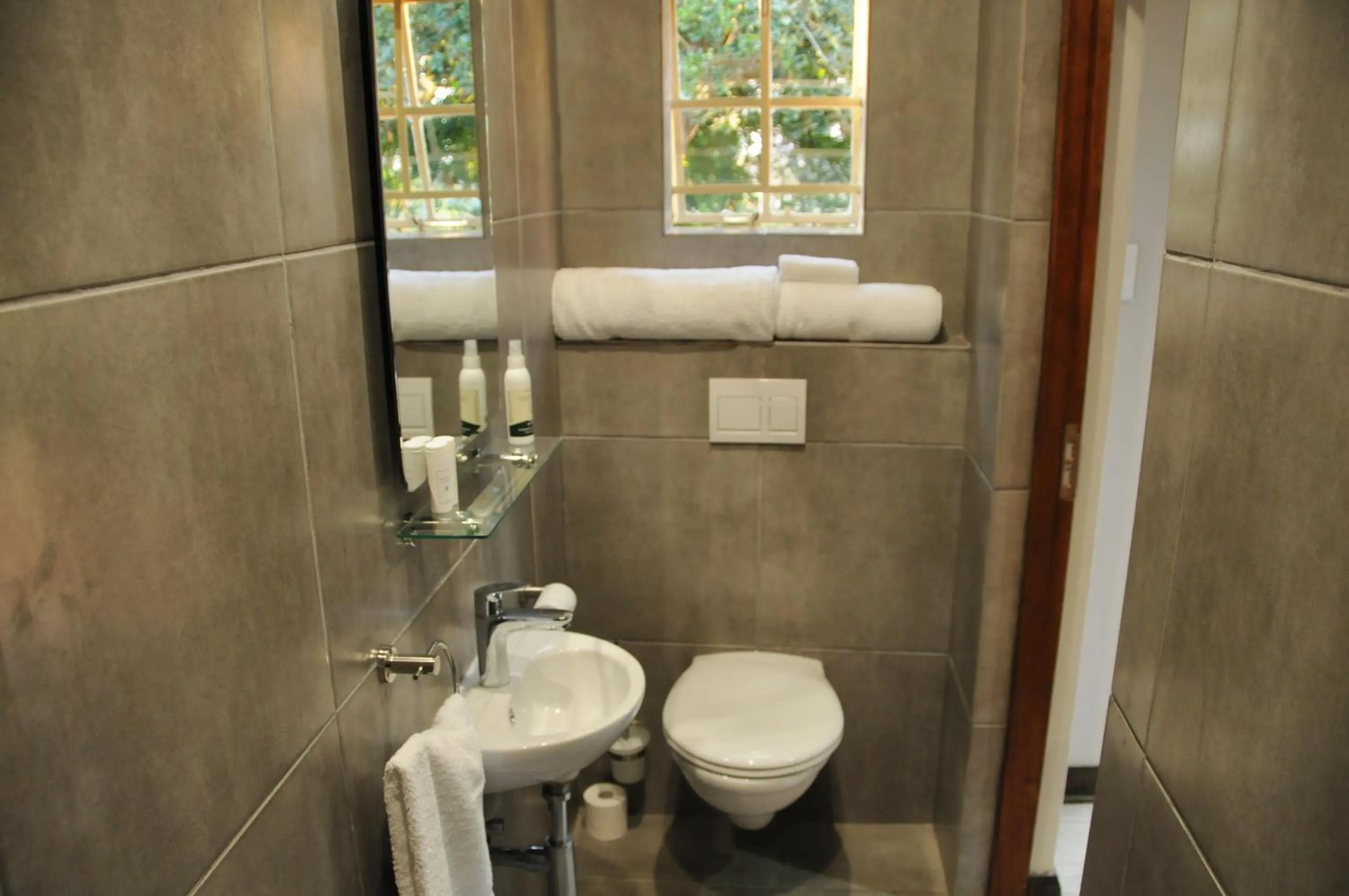 Toilet in ilanda Guest House