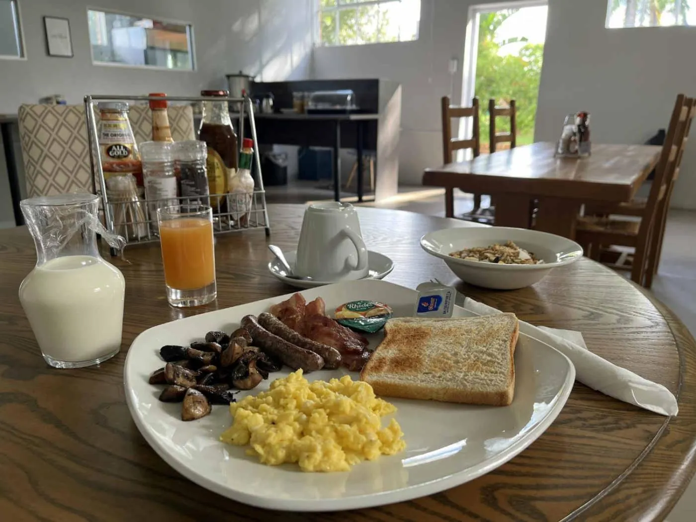Breakfast in ilanda Guest House