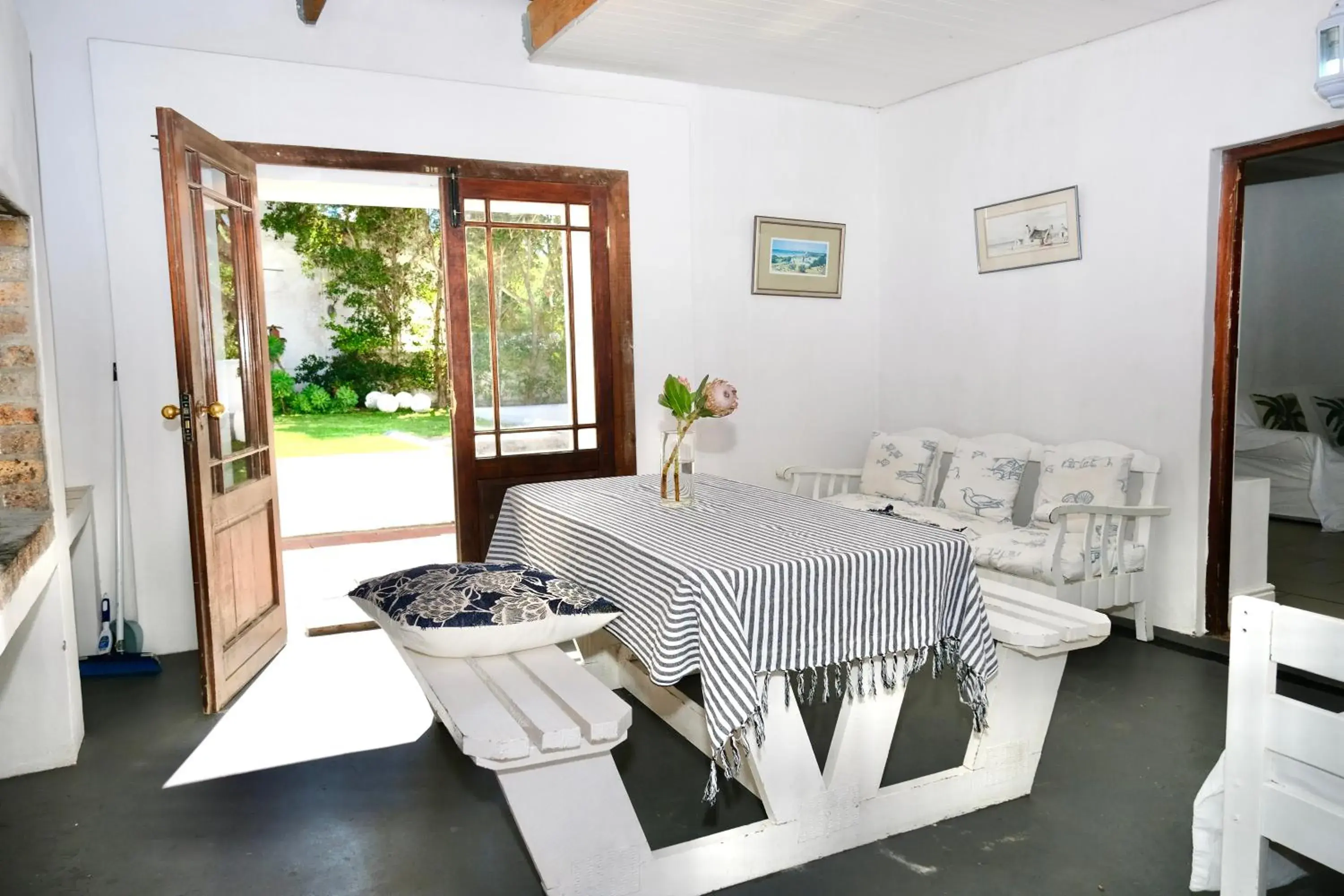 Suite in Paternoster Place Suite in Paternoster Place