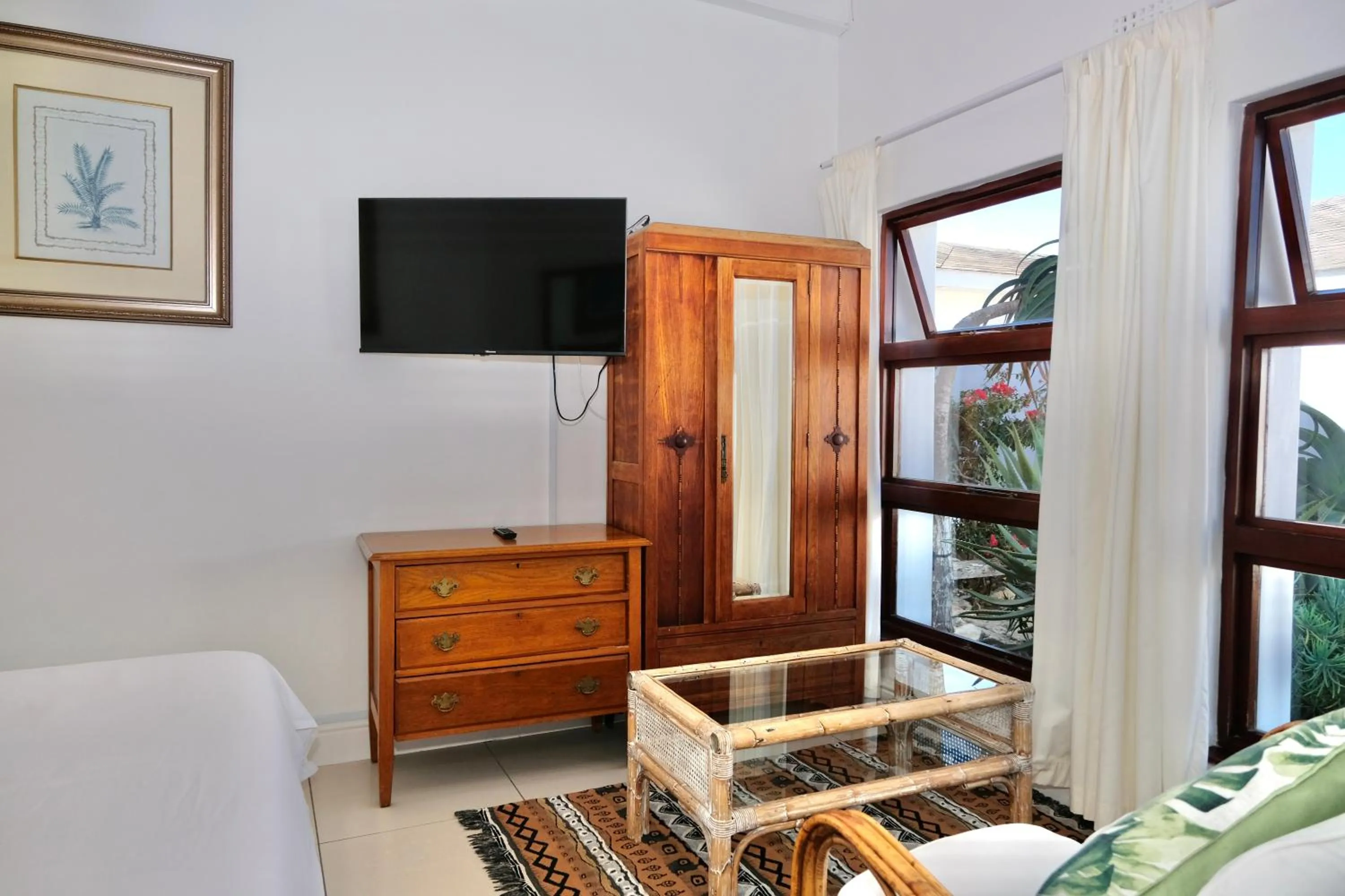 Photo of the whole room in Paternoster Place