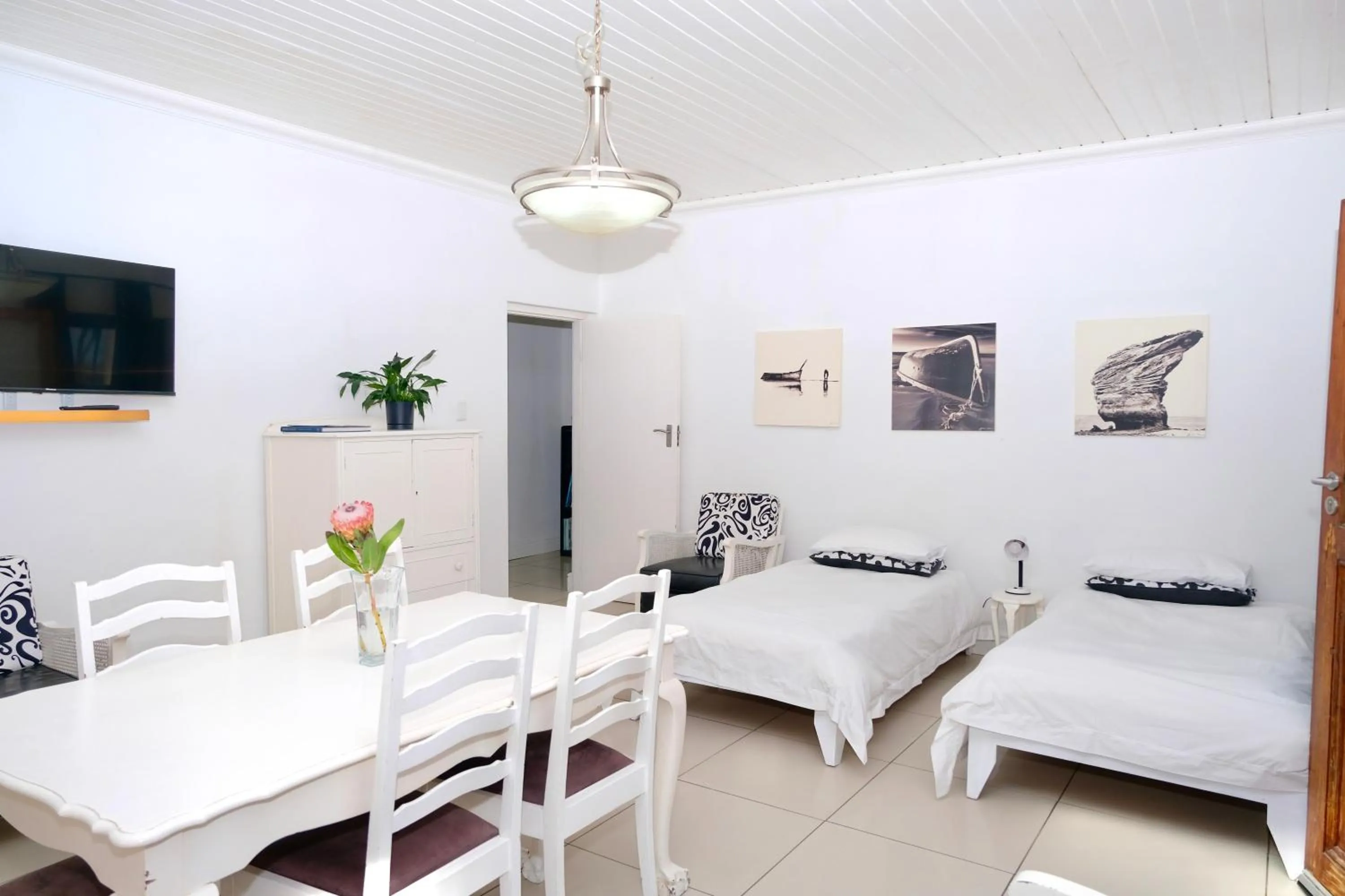 Living room, Bed in Paternoster Place