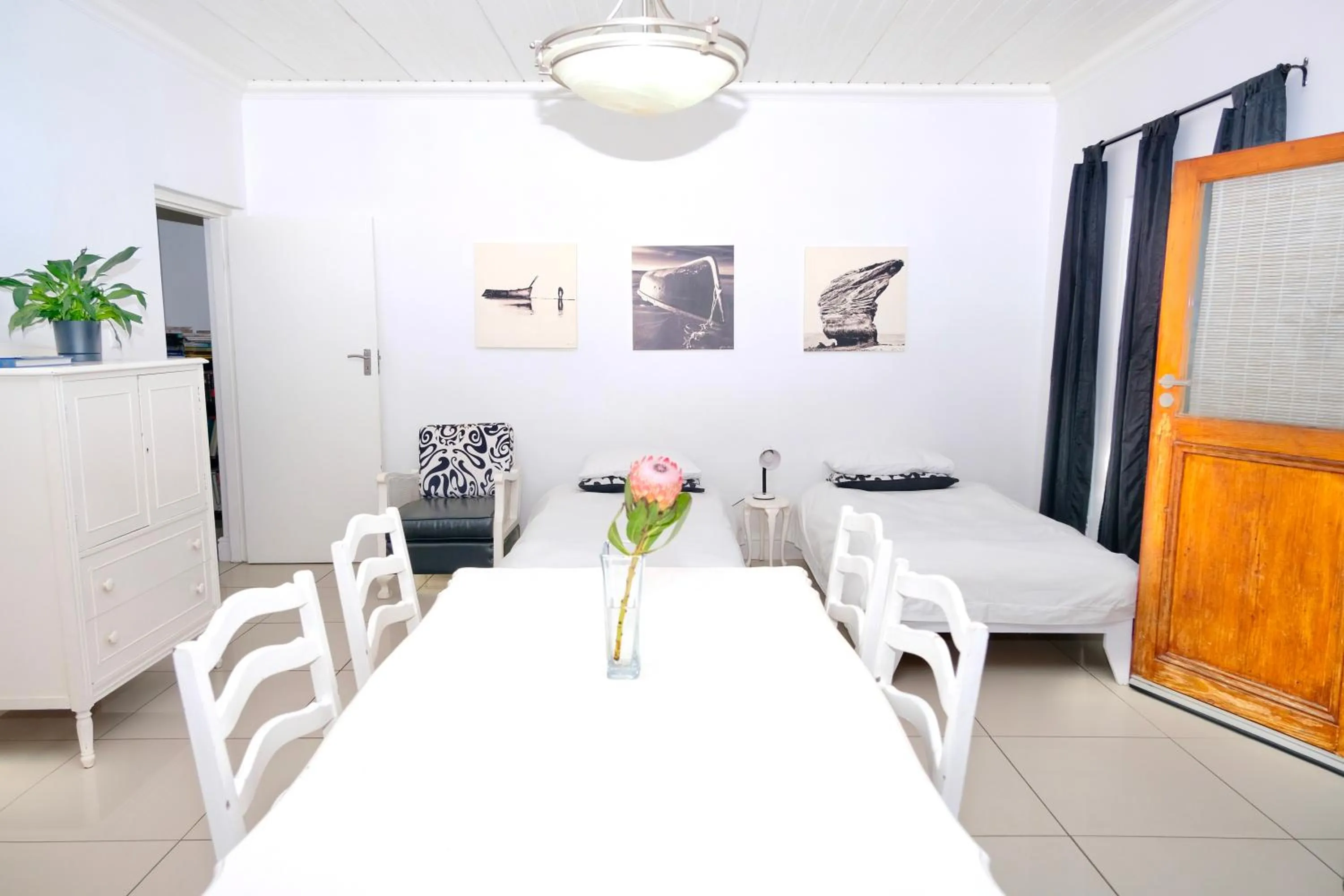 Dining area in Paternoster Place
