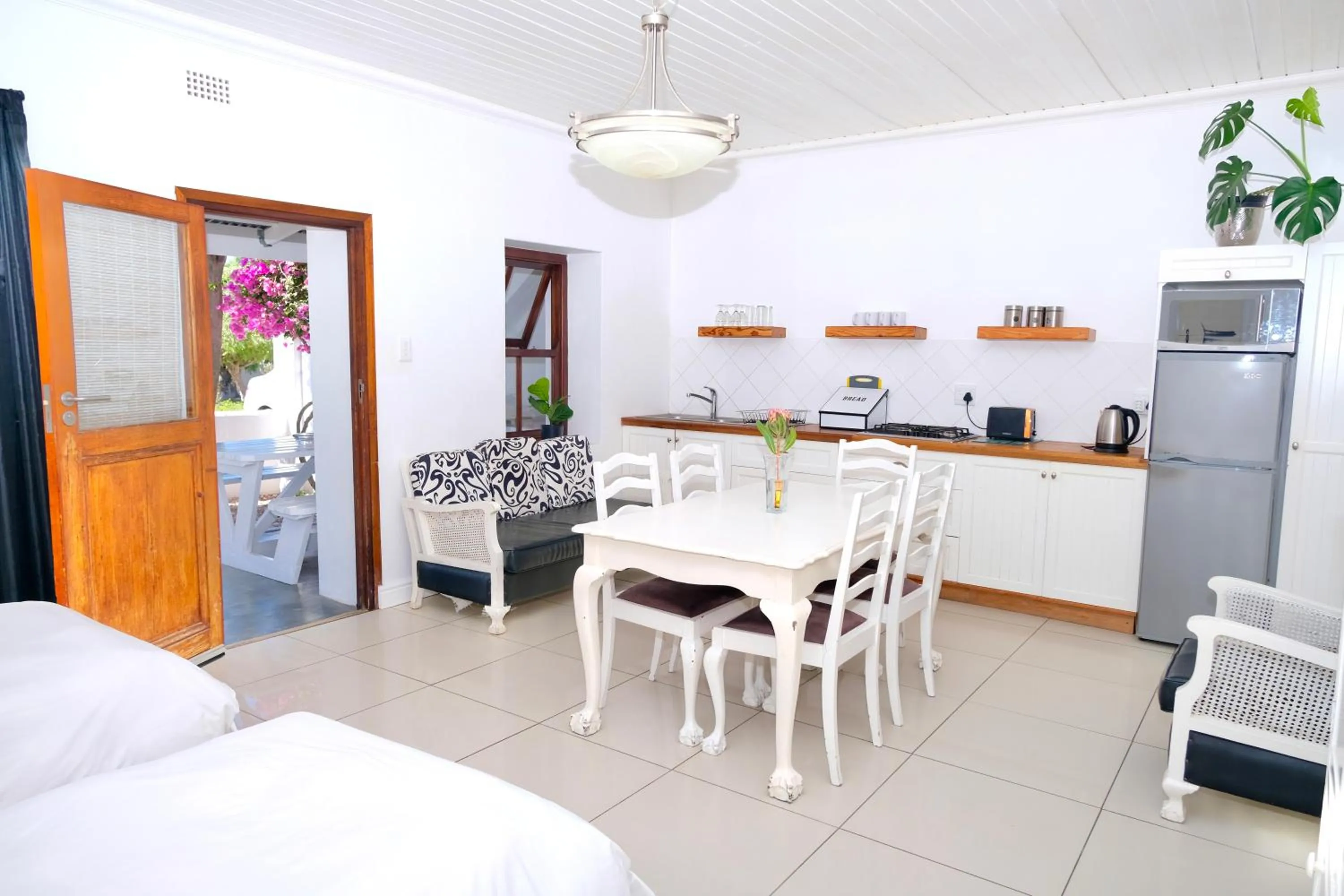 Dining area in Paternoster Place