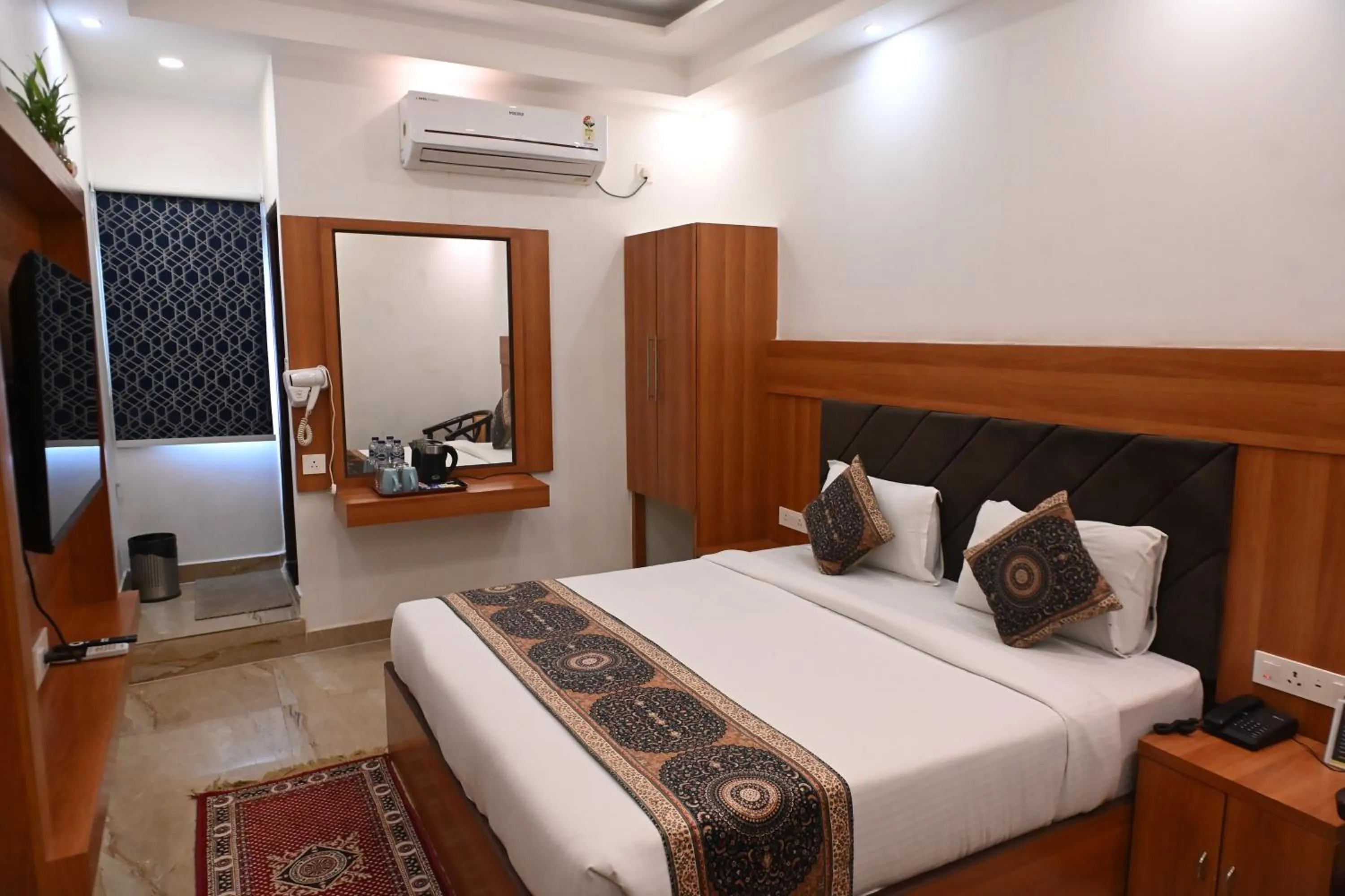 Hotel Varuna Grand