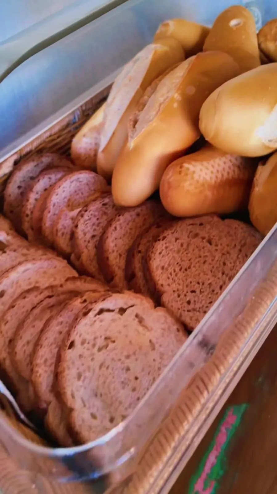 Buffet breakfast in Pousada Dos Atobás