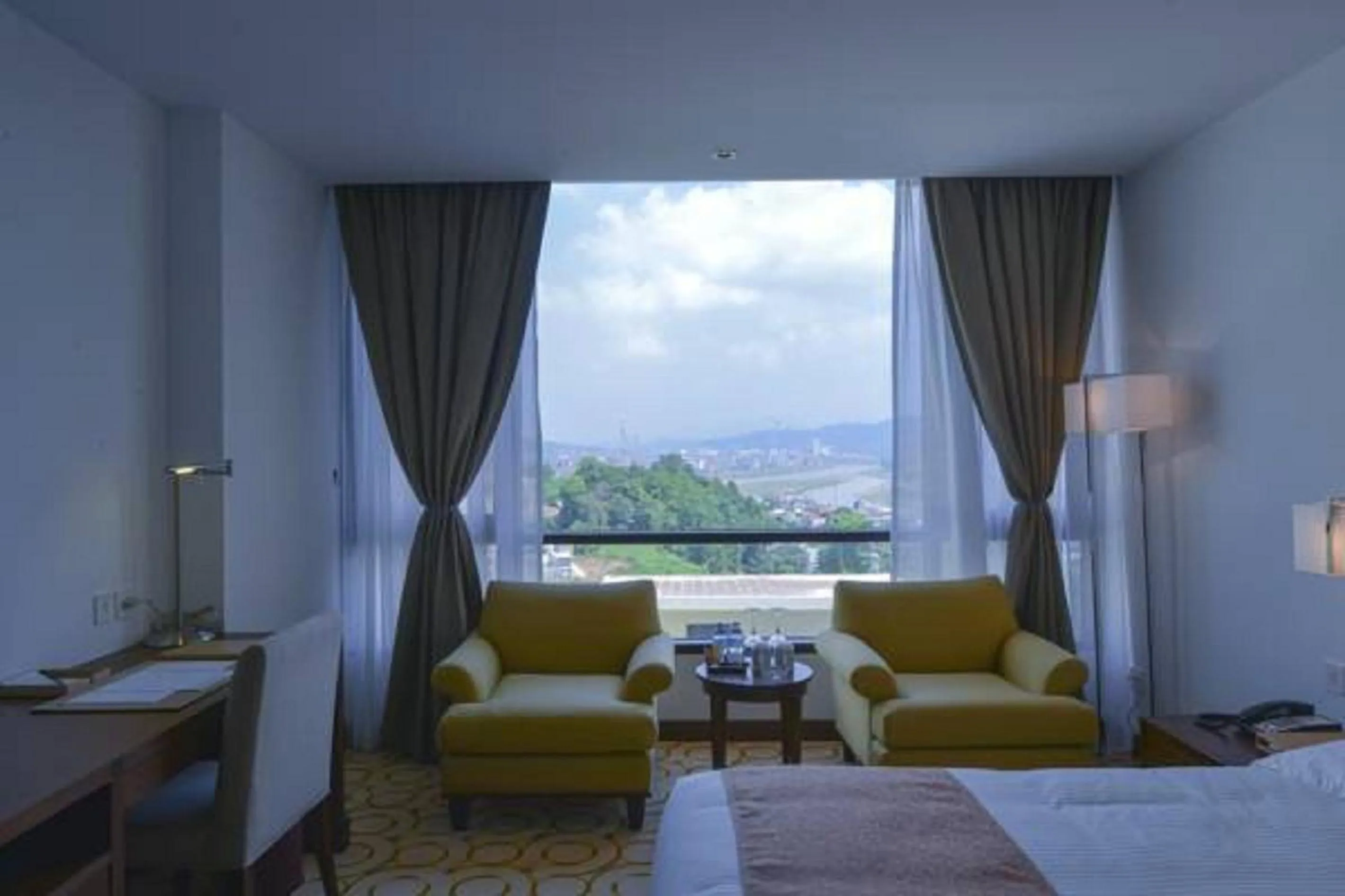 Photo of the whole room, Bed in Aristo International Hotel