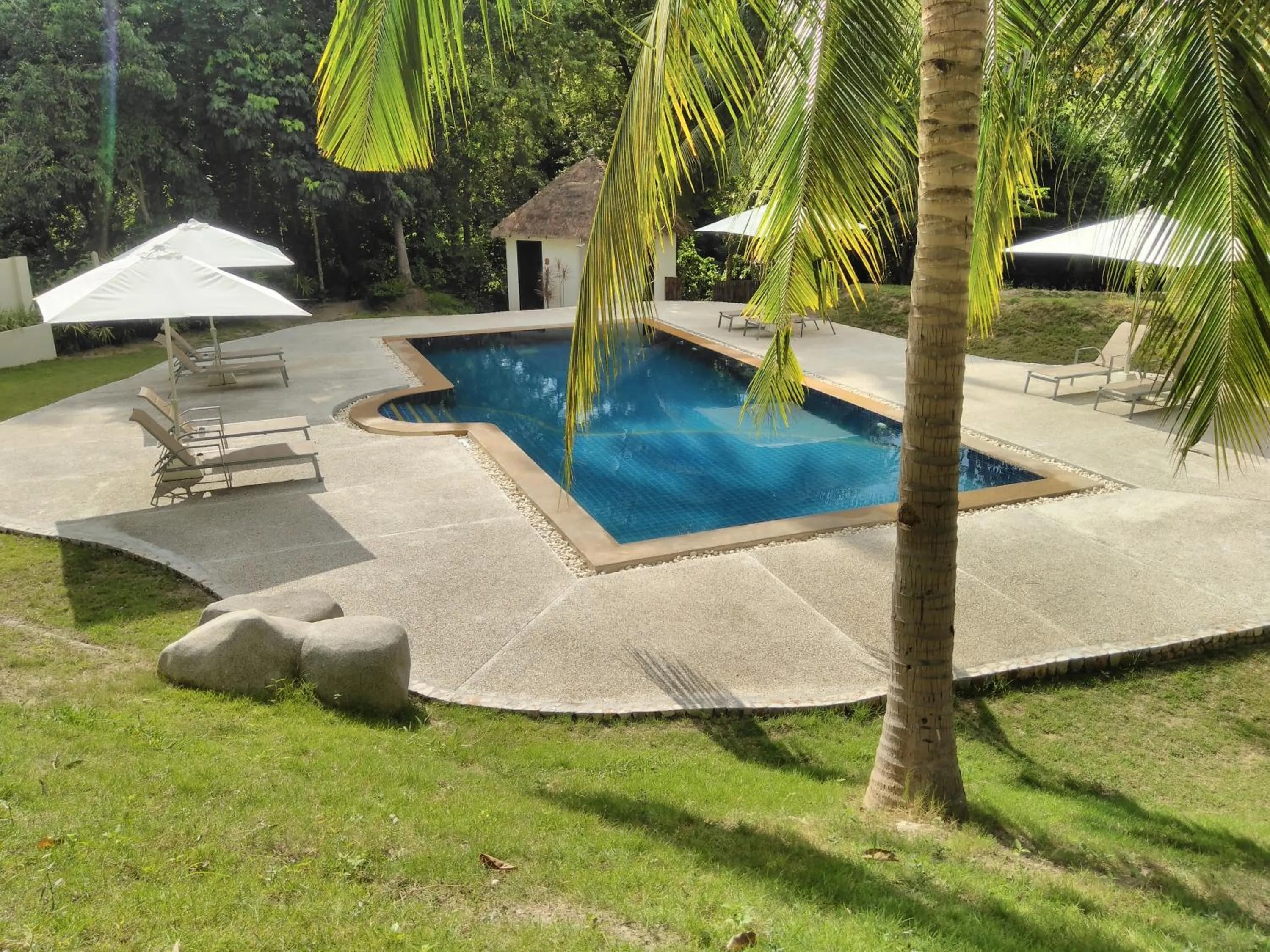 Swimming pool in Woodlawn Villas Resort