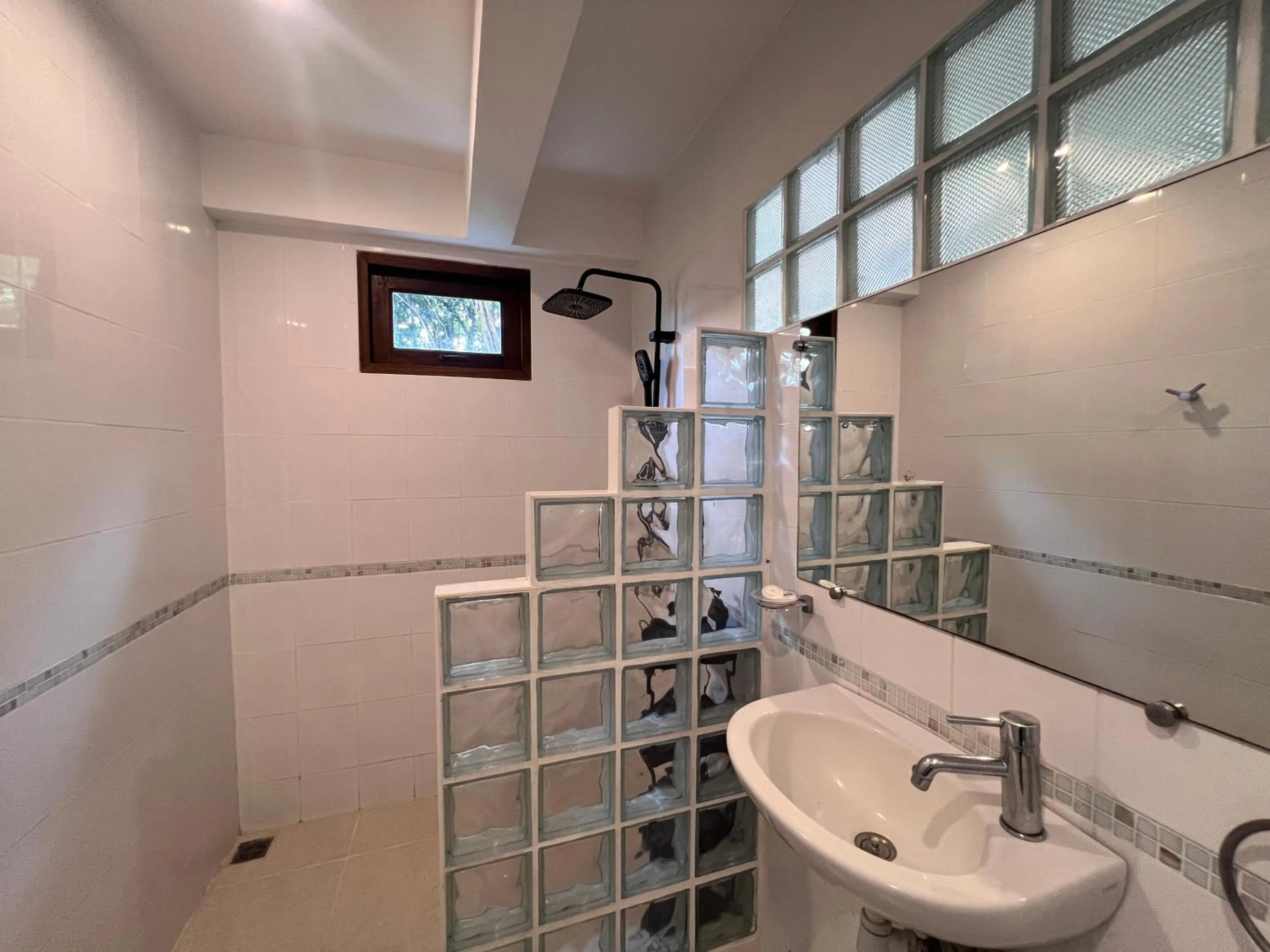 Bathroom in Woodlawn Villas Resort