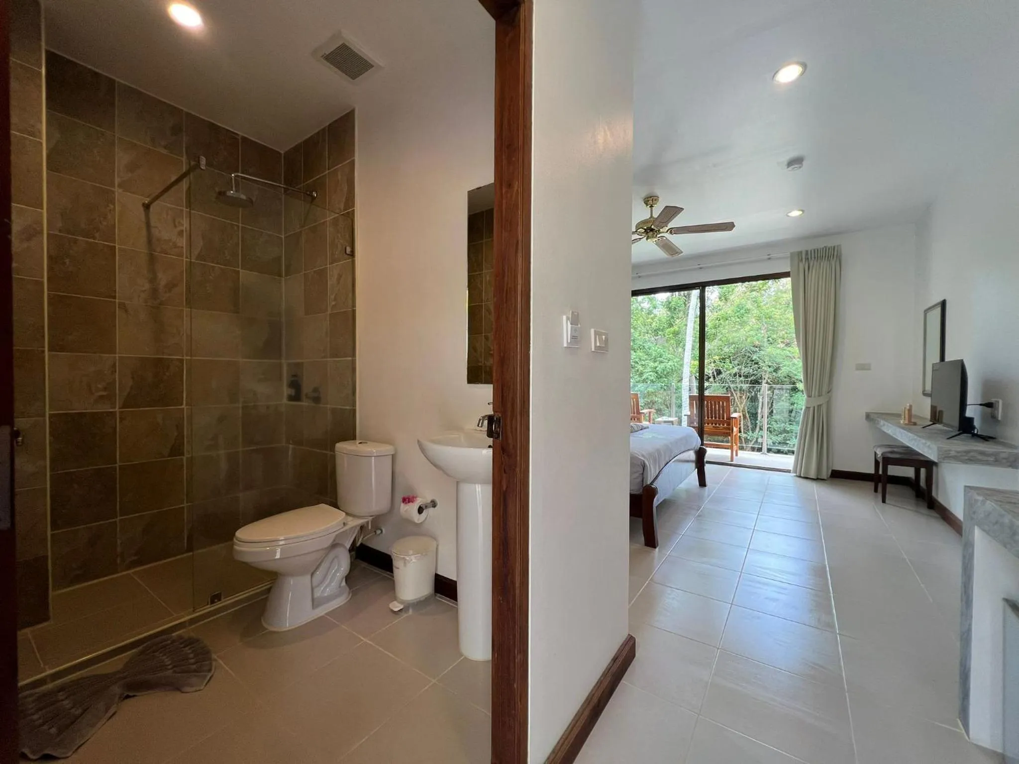 Bathroom in Woodlawn Villas Resort