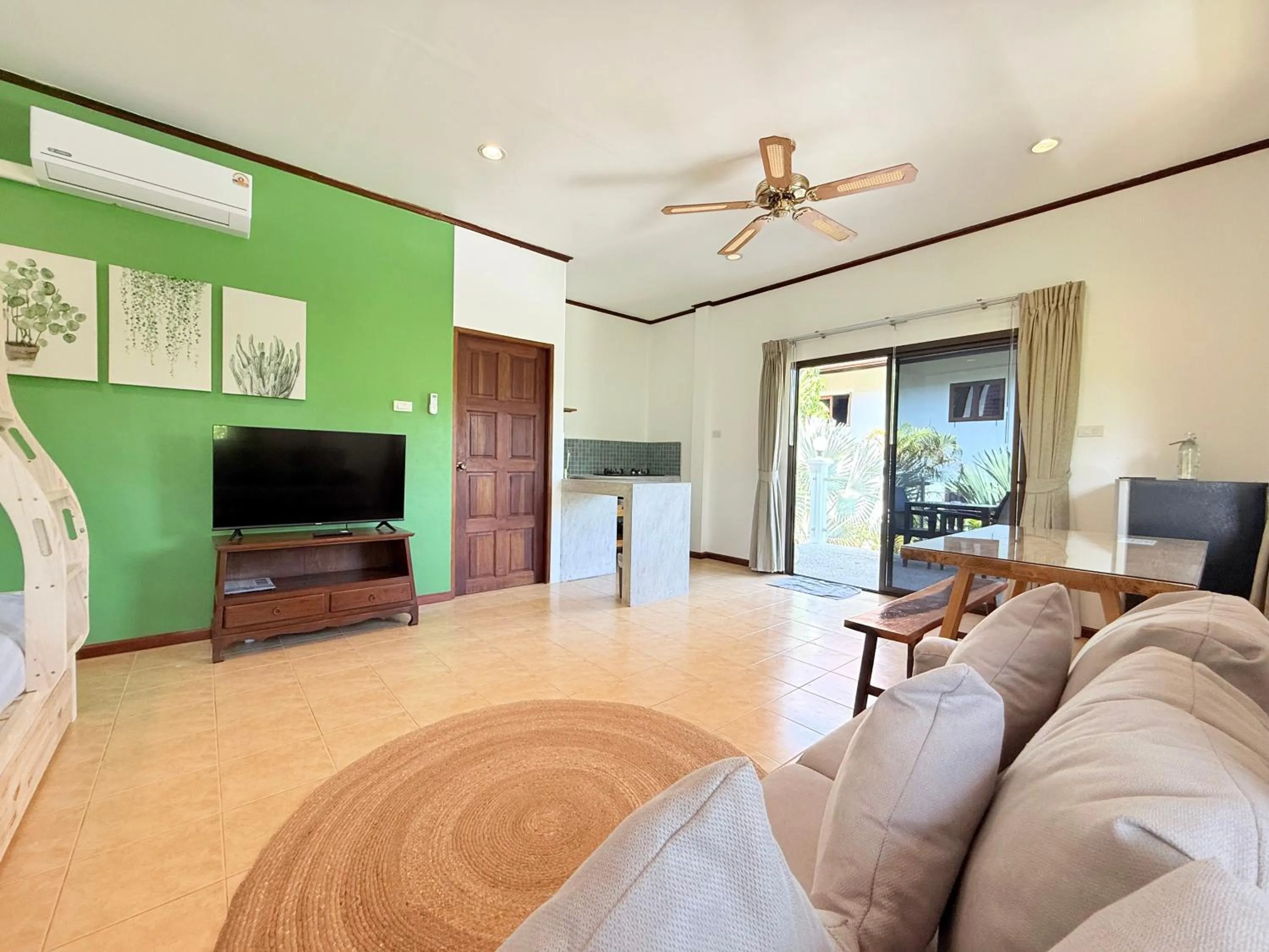 Living room in Woodlawn Villas Resort