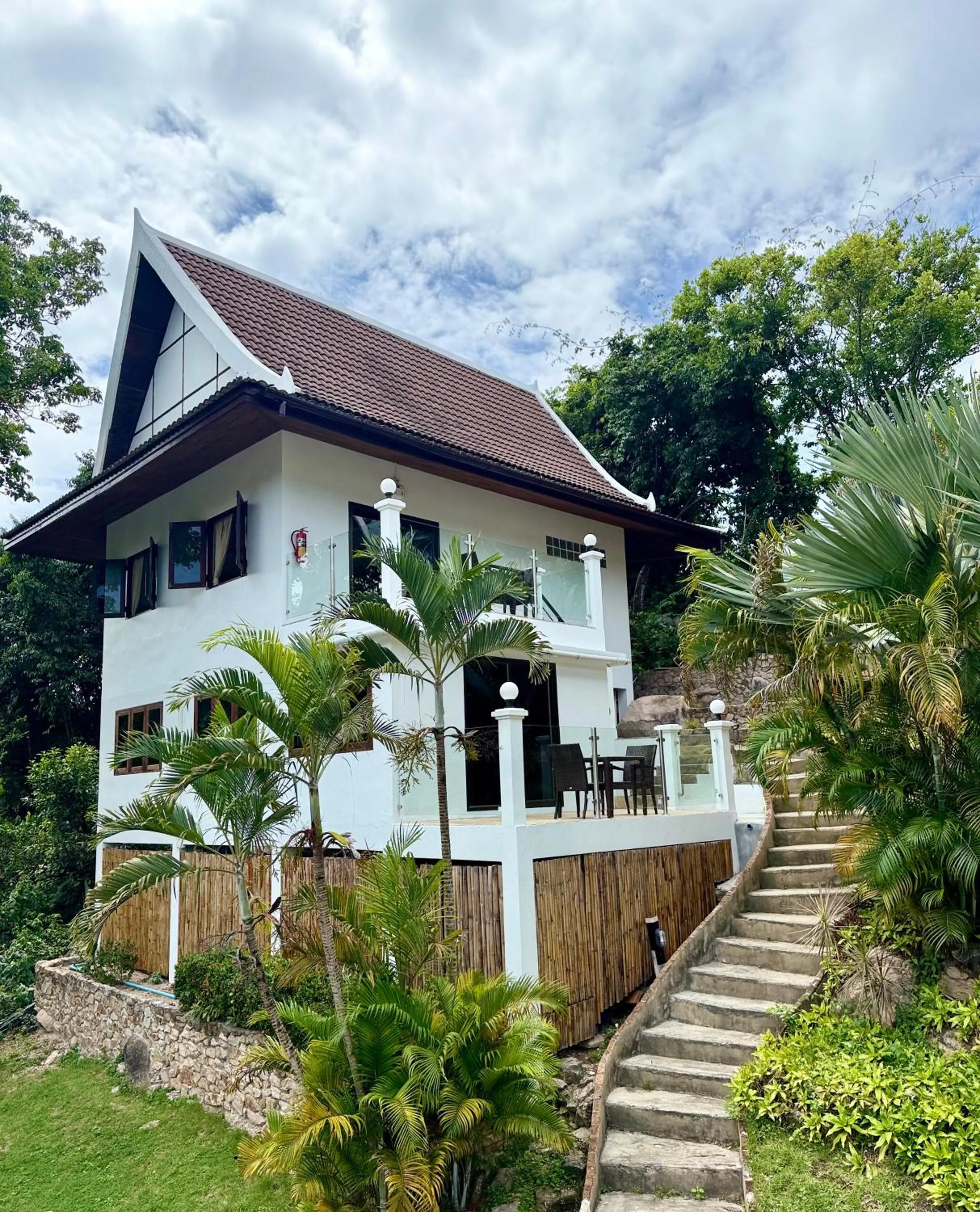 Property building in Woodlawn Villas Resort