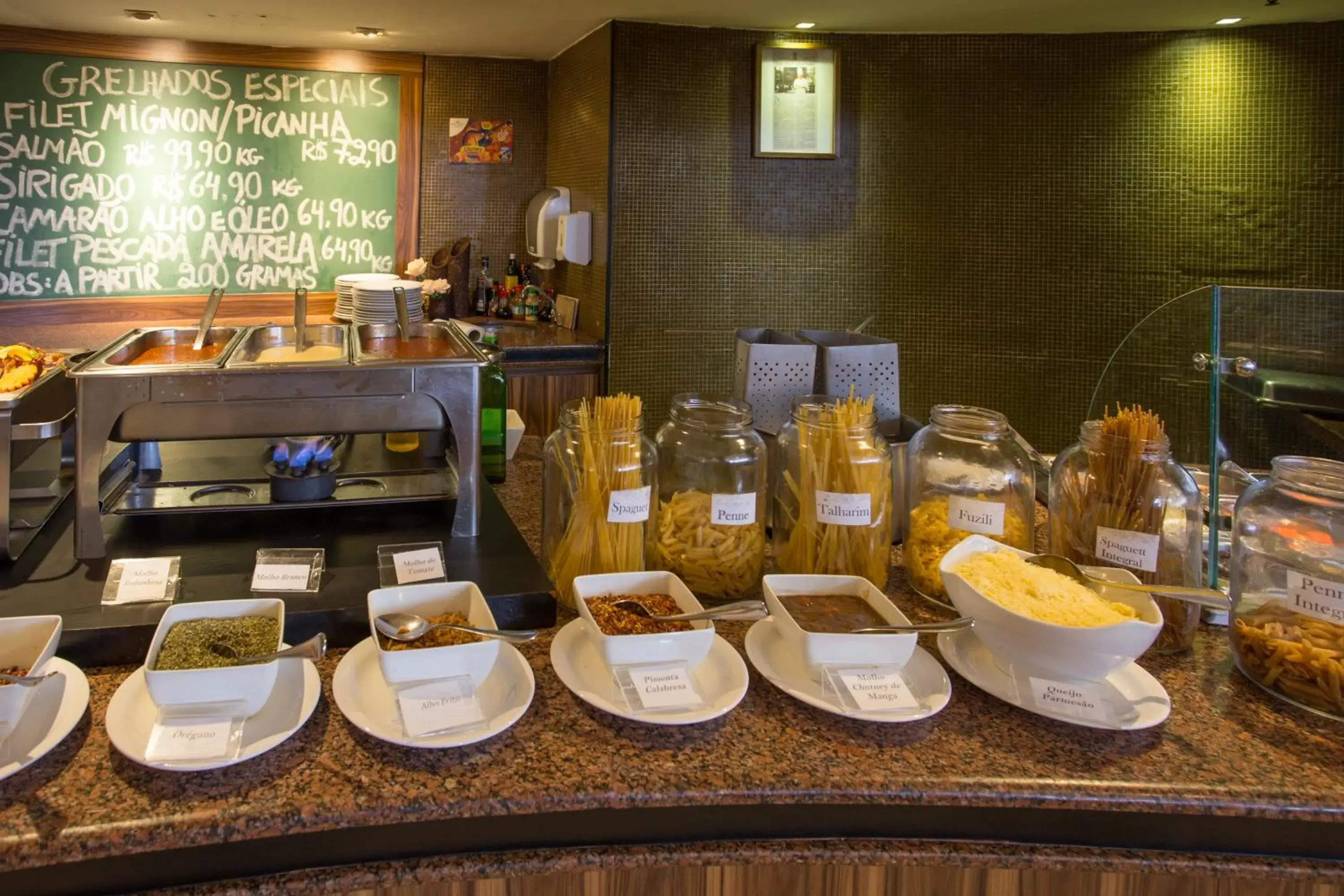 Restaurant/places to eat in Hotel Brasil Tropical Restaurant/places to eat in Hotel Brasil Tropical