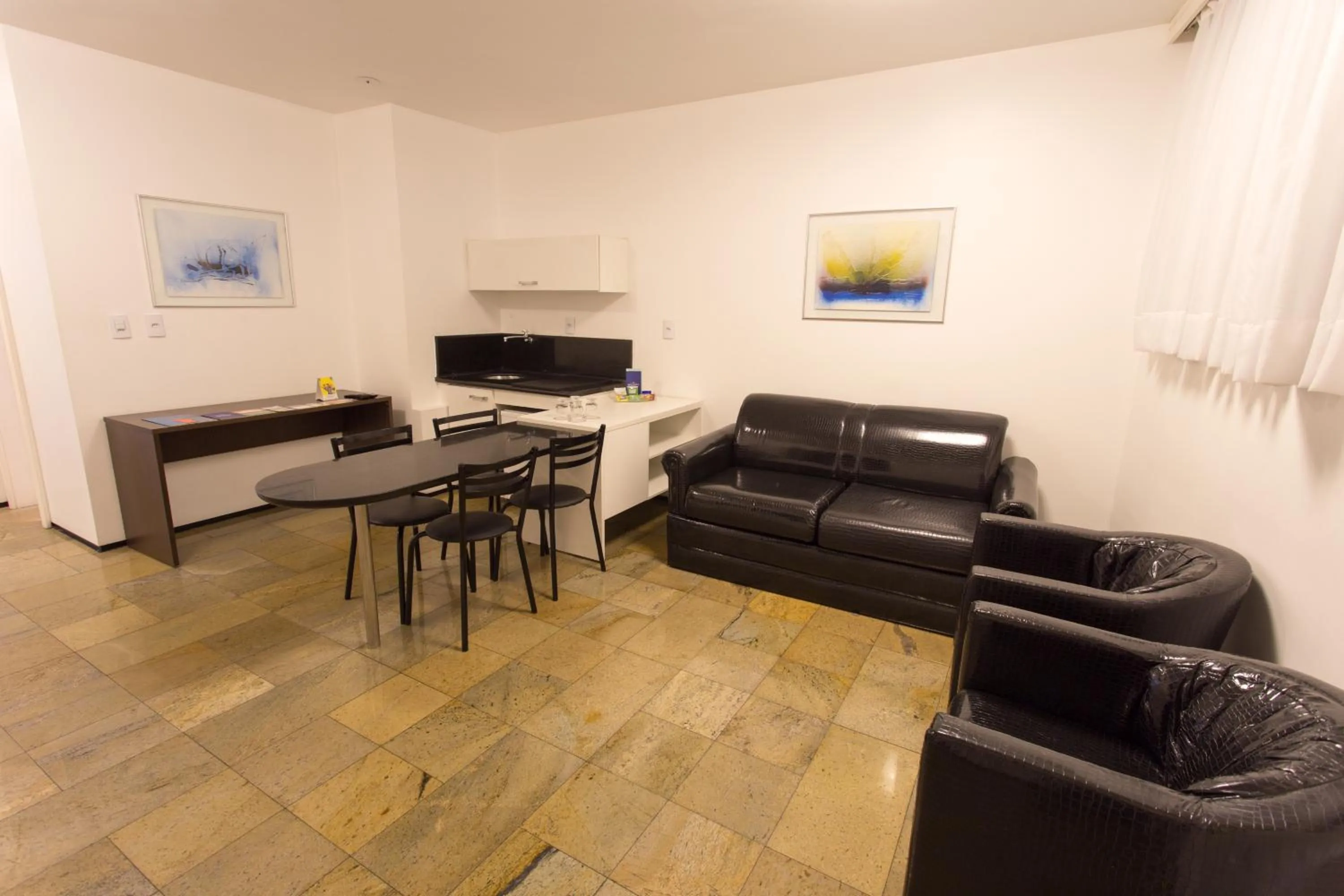 Kitchen or kitchenette in Hotel Brasil Tropical