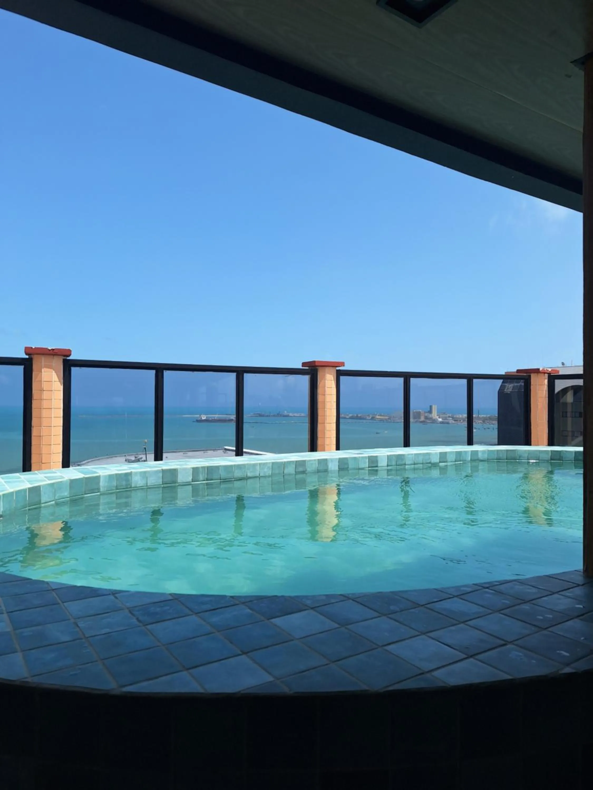 Swimming pool in Hotel Brasil Tropical