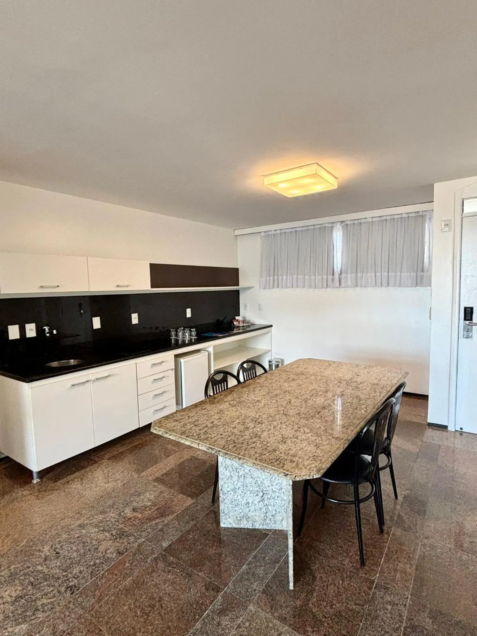 kitchen in Hotel Brasil Tropical