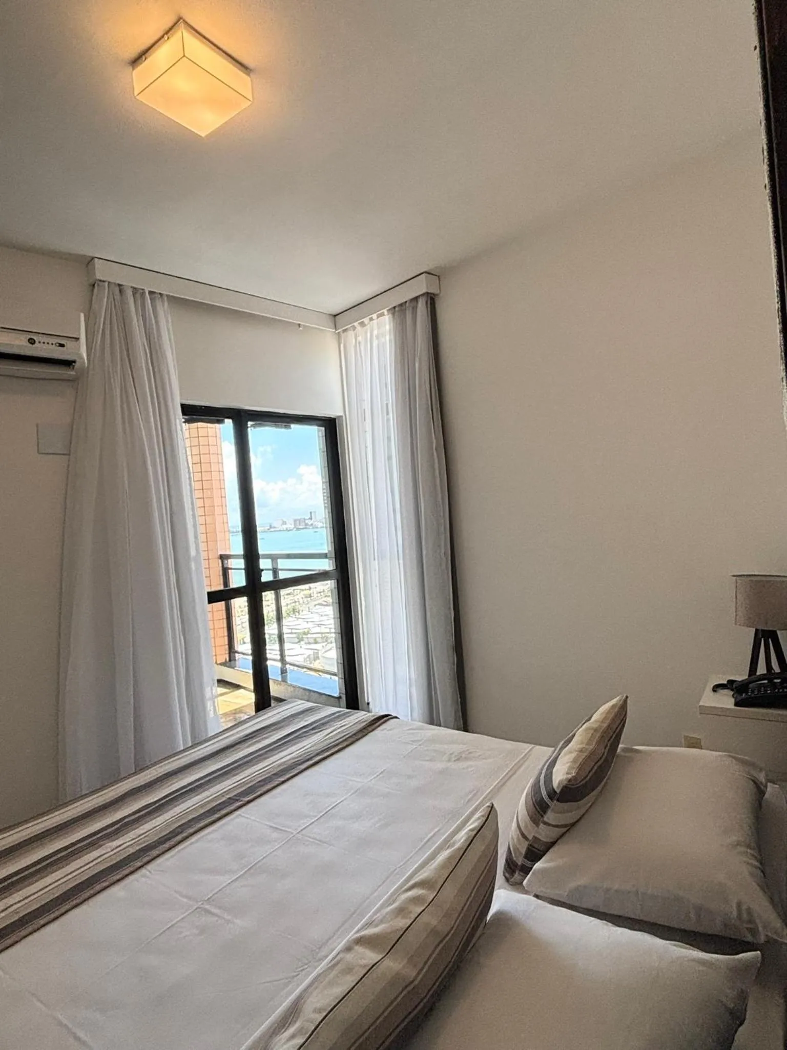 View (from property/room), Bed in Hotel Brasil Tropical