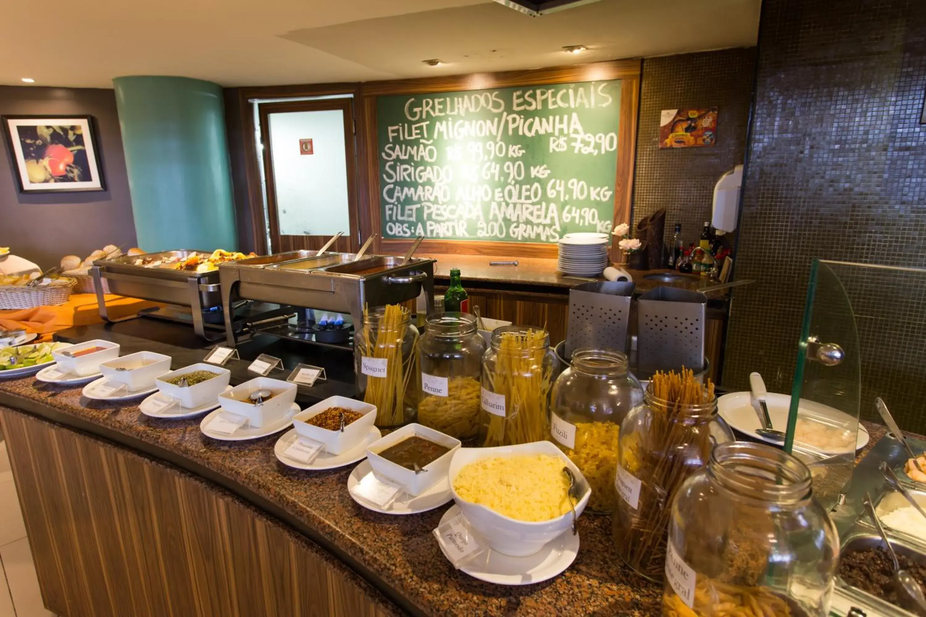 Restaurant/places to eat in Hotel Brasil Tropical Restaurant/places to eat in Hotel Brasil Tropical