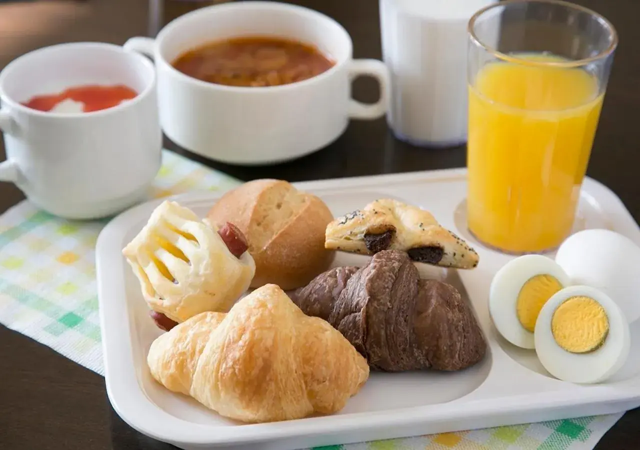 Breakfast in Nagoya B's Hotel Breakfast in Nagoya B's Hotel