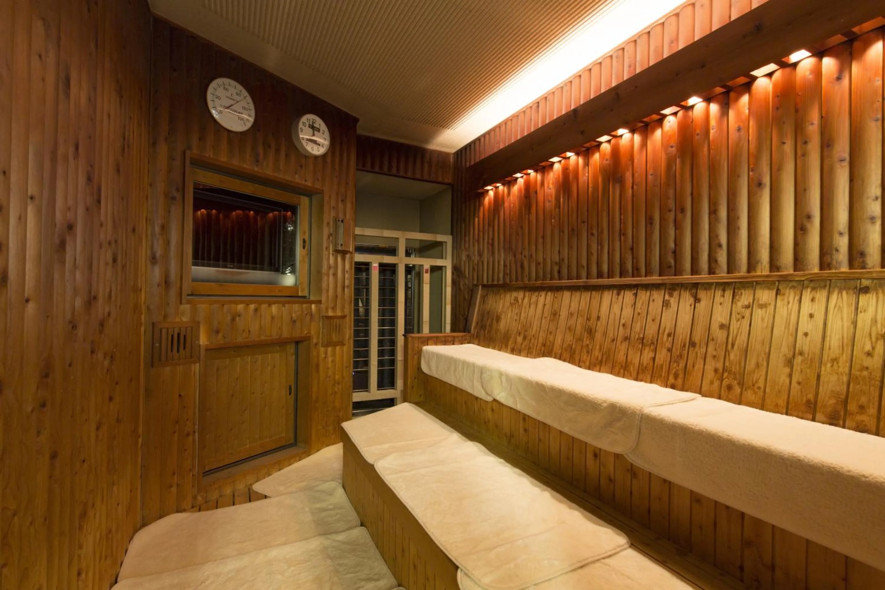 Sauna in Nagoya B's Hotel