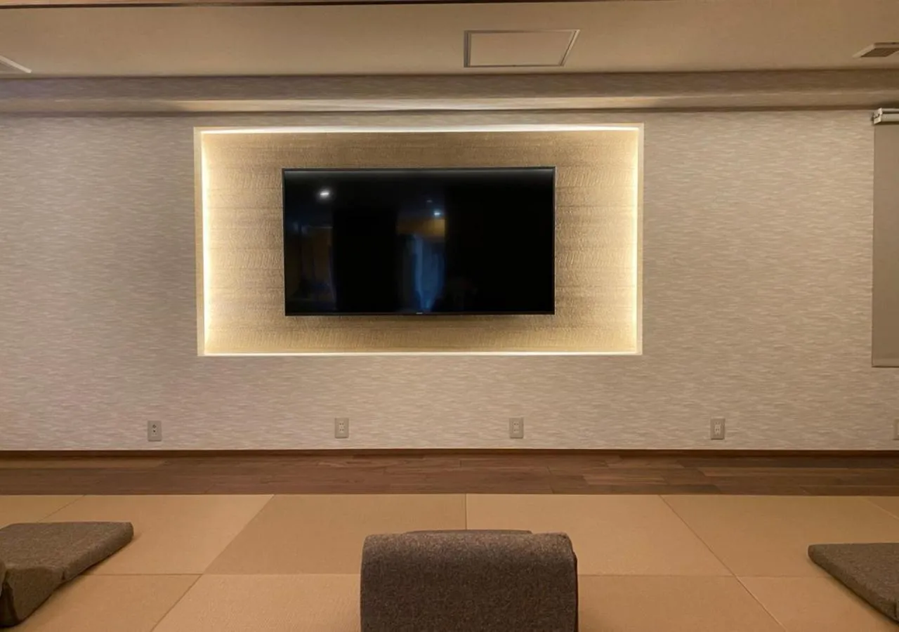 Communal lounge/ TV room in Nagoya B's Hotel