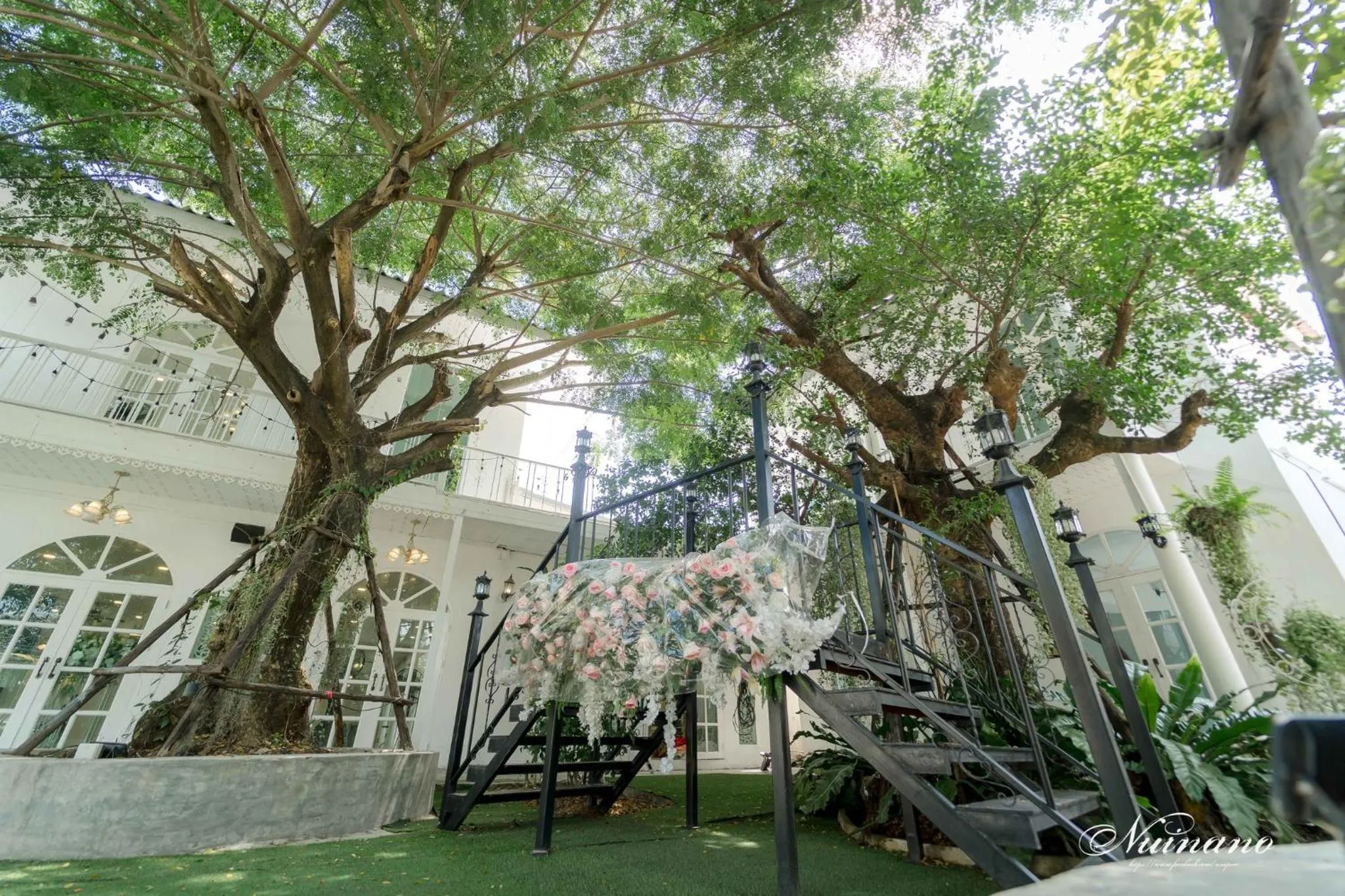 Communal lounge/ TV room in Bananaleaf Wedding Cafe & Resort