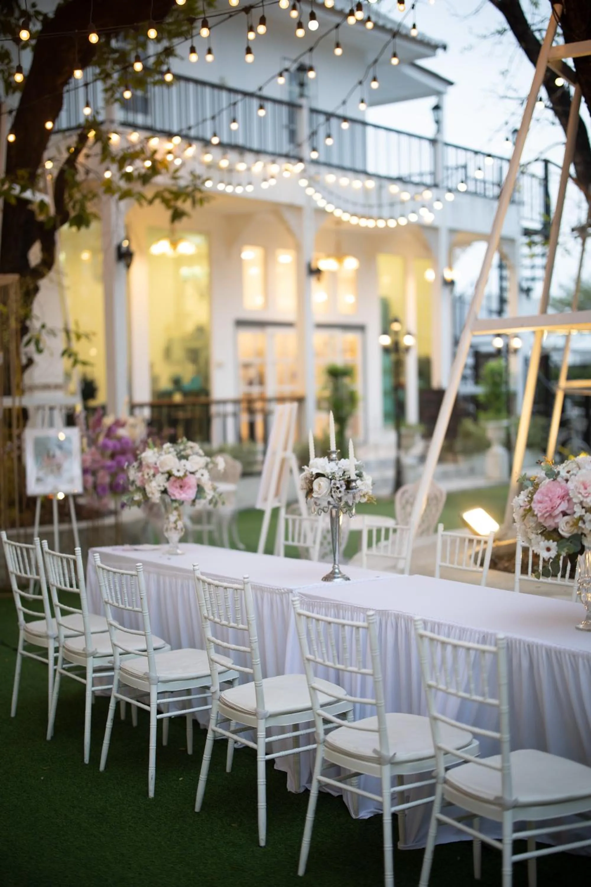 Communal lounge/ TV room in Bananaleaf Wedding Cafe & Resort