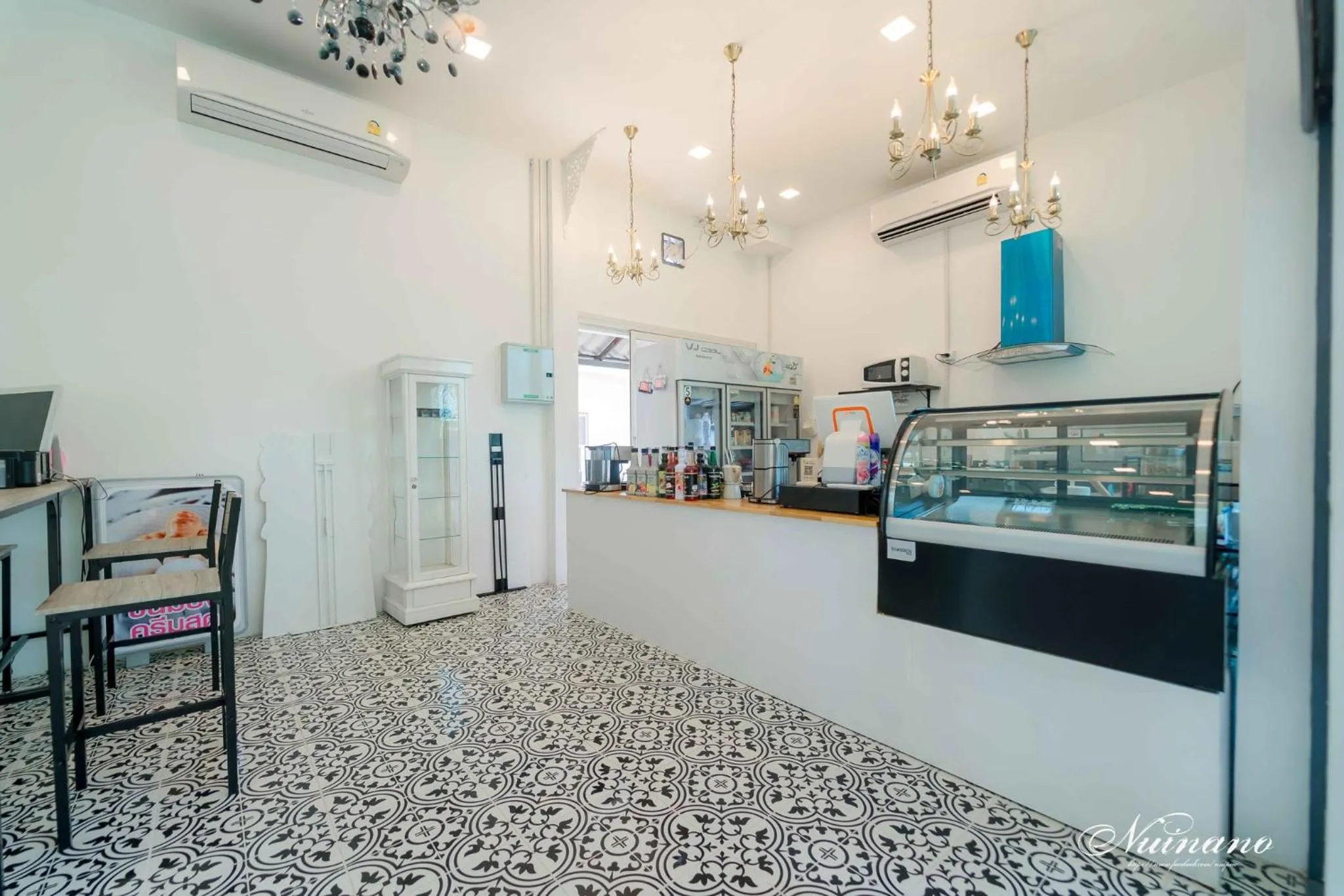 Restaurant/places to eat in Bananaleaf Wedding Cafe & Resort