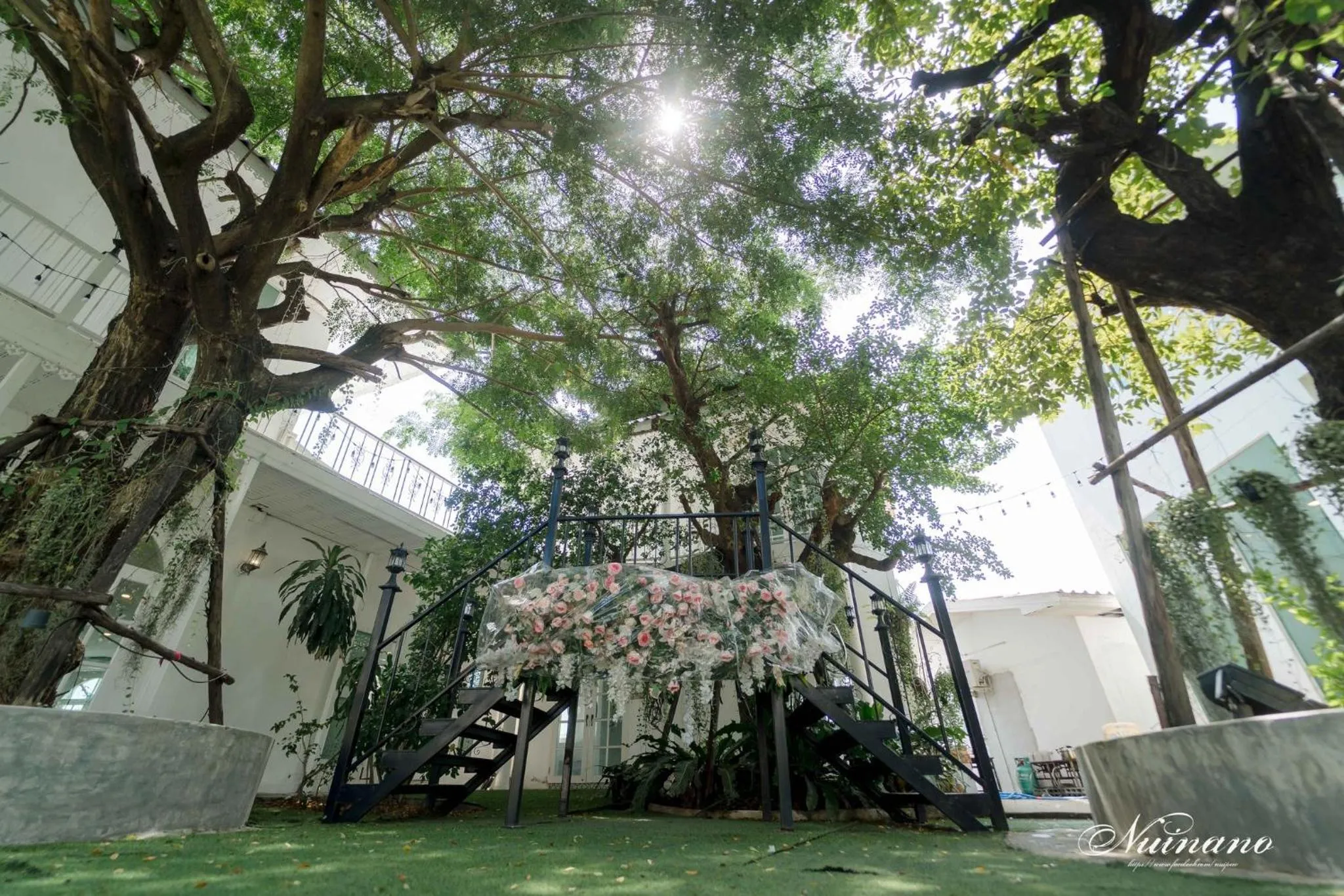 Communal lounge/ TV room in Bananaleaf Wedding Cafe & Resort