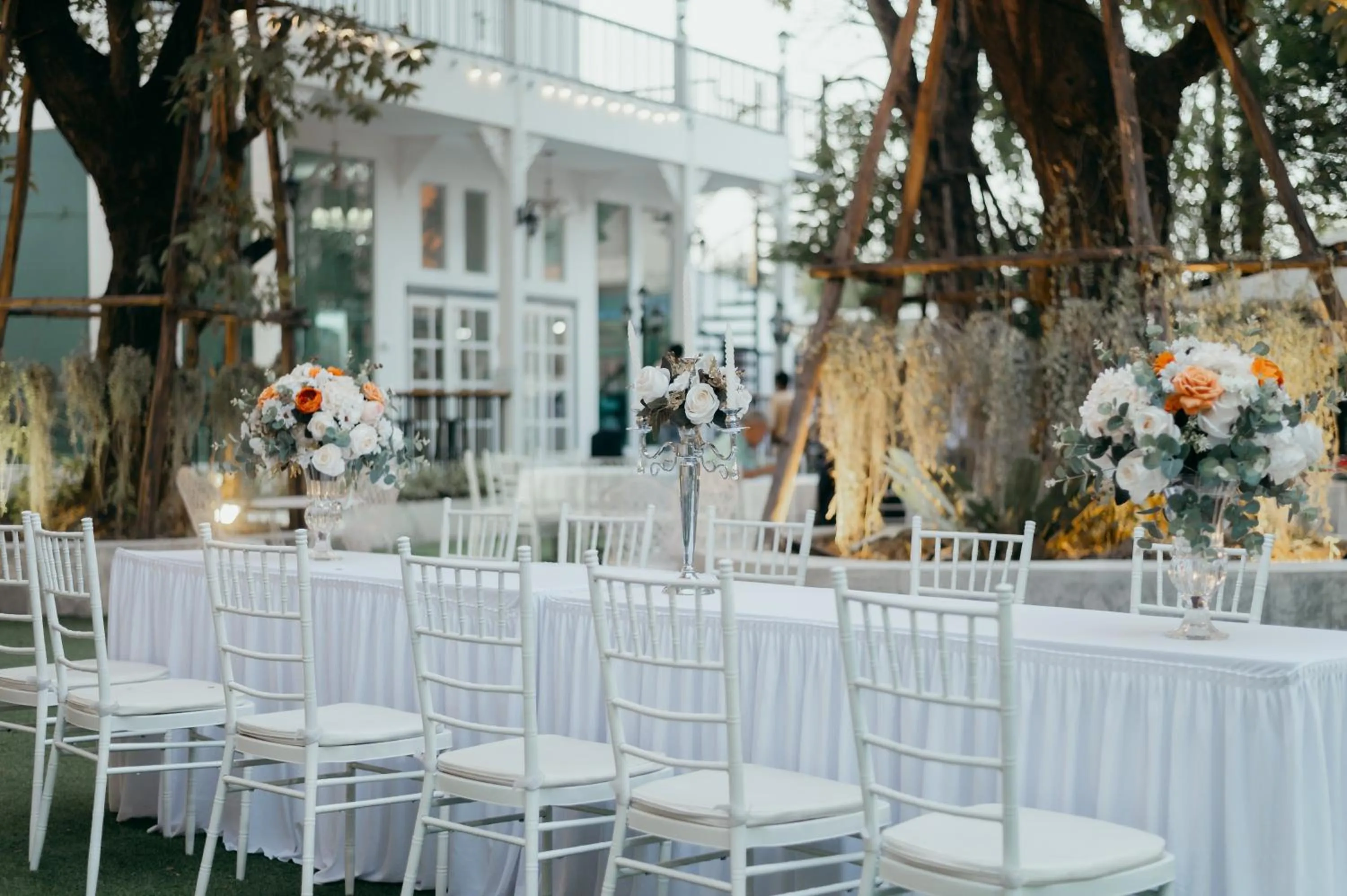 Restaurant/places to eat in Bananaleaf Wedding Cafe & Resort