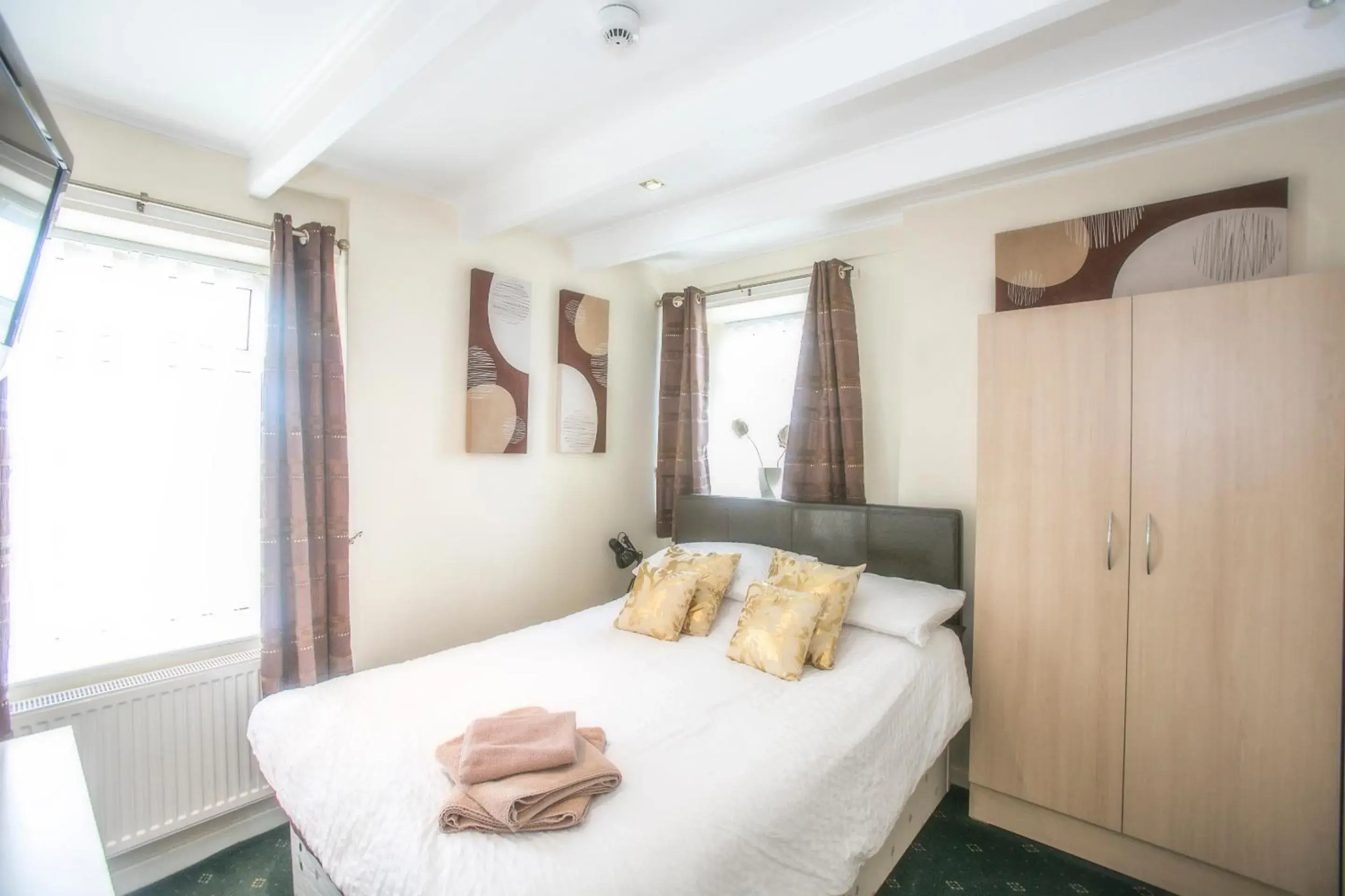 Standard Double Room - single occupancy in The Brown Horse Hotel Standard Double Room - single occupancy in The Brown Horse Hotel