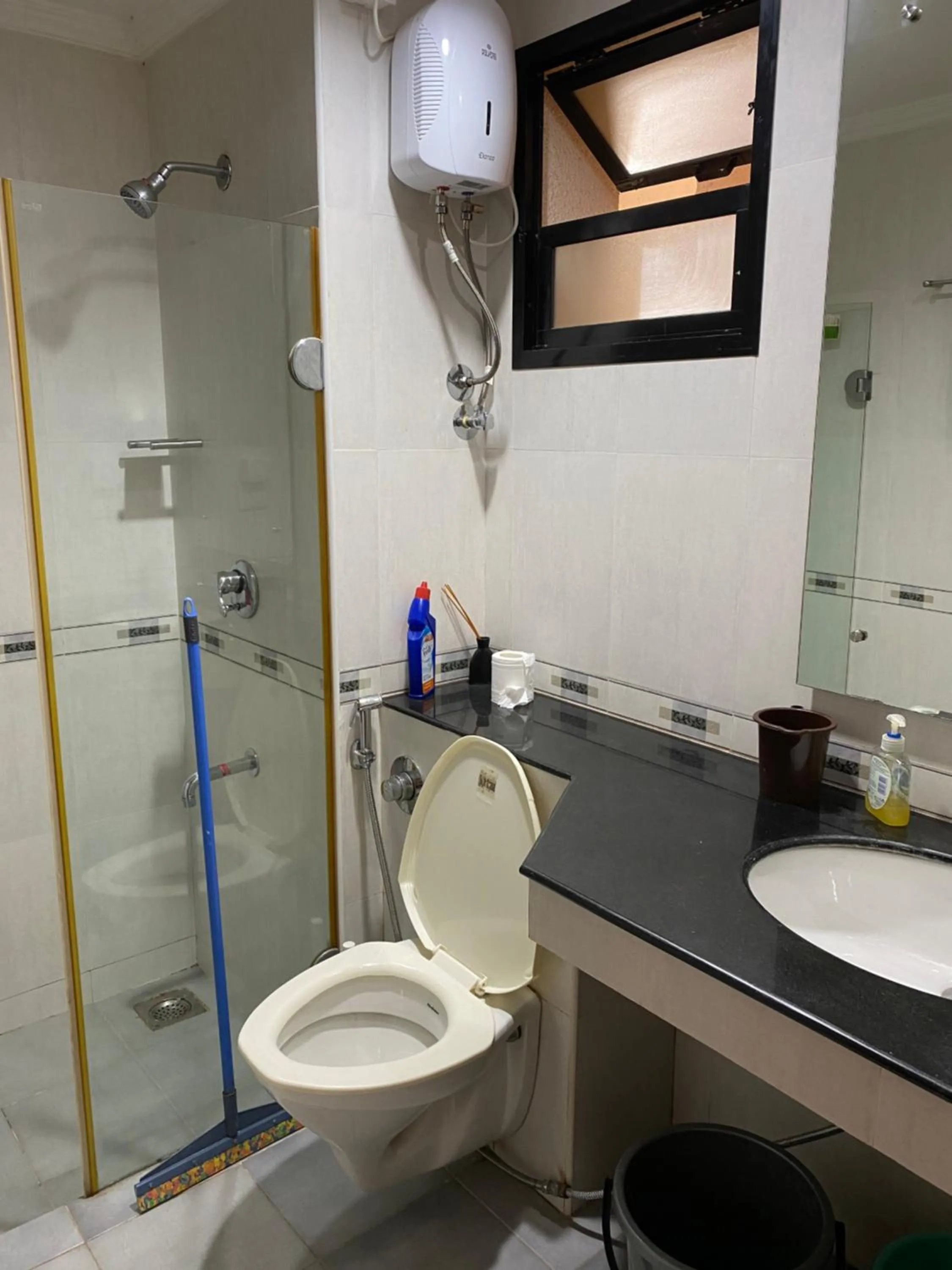 Shower in Riviera Hermitage