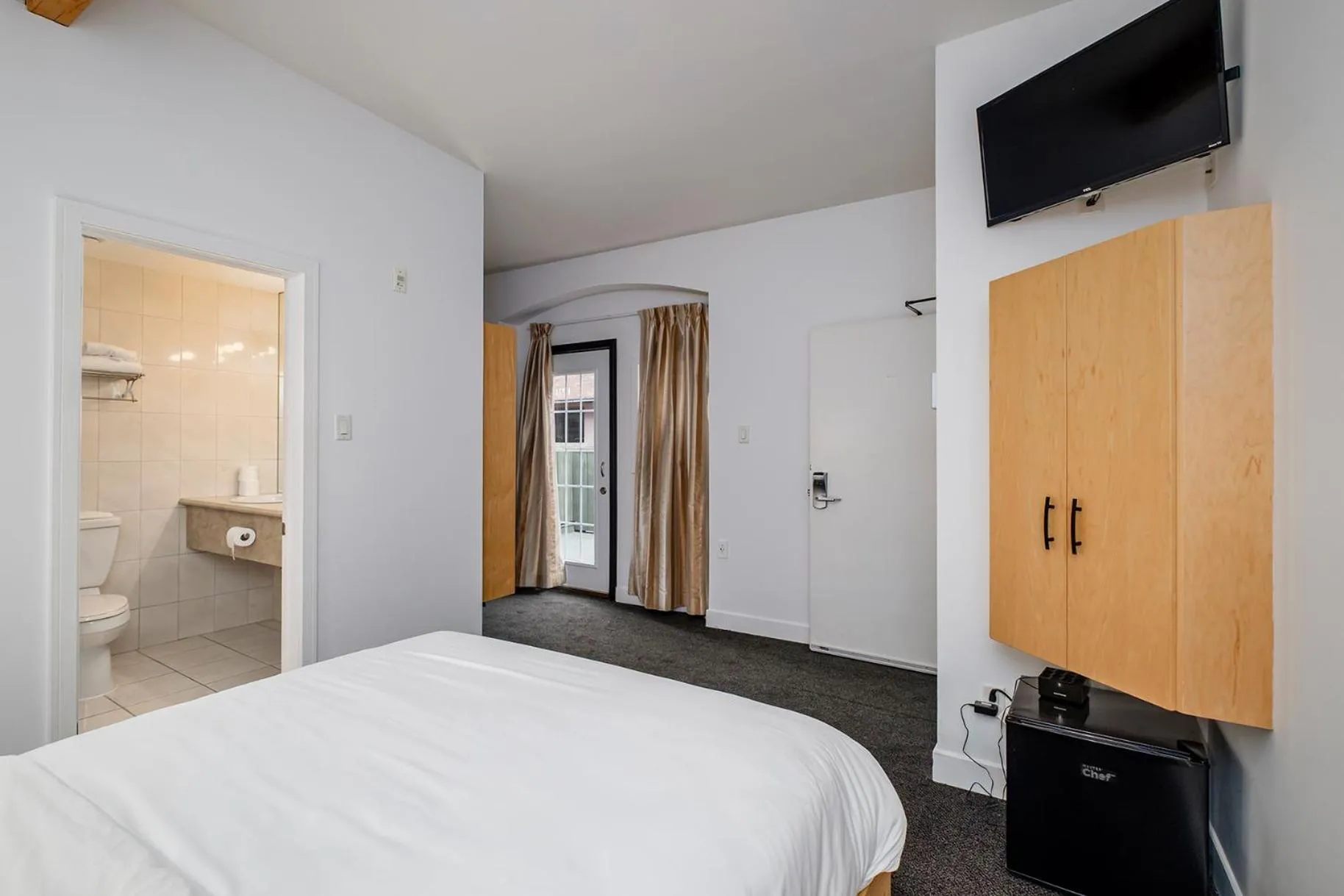 Bed in The Franklin Hotel