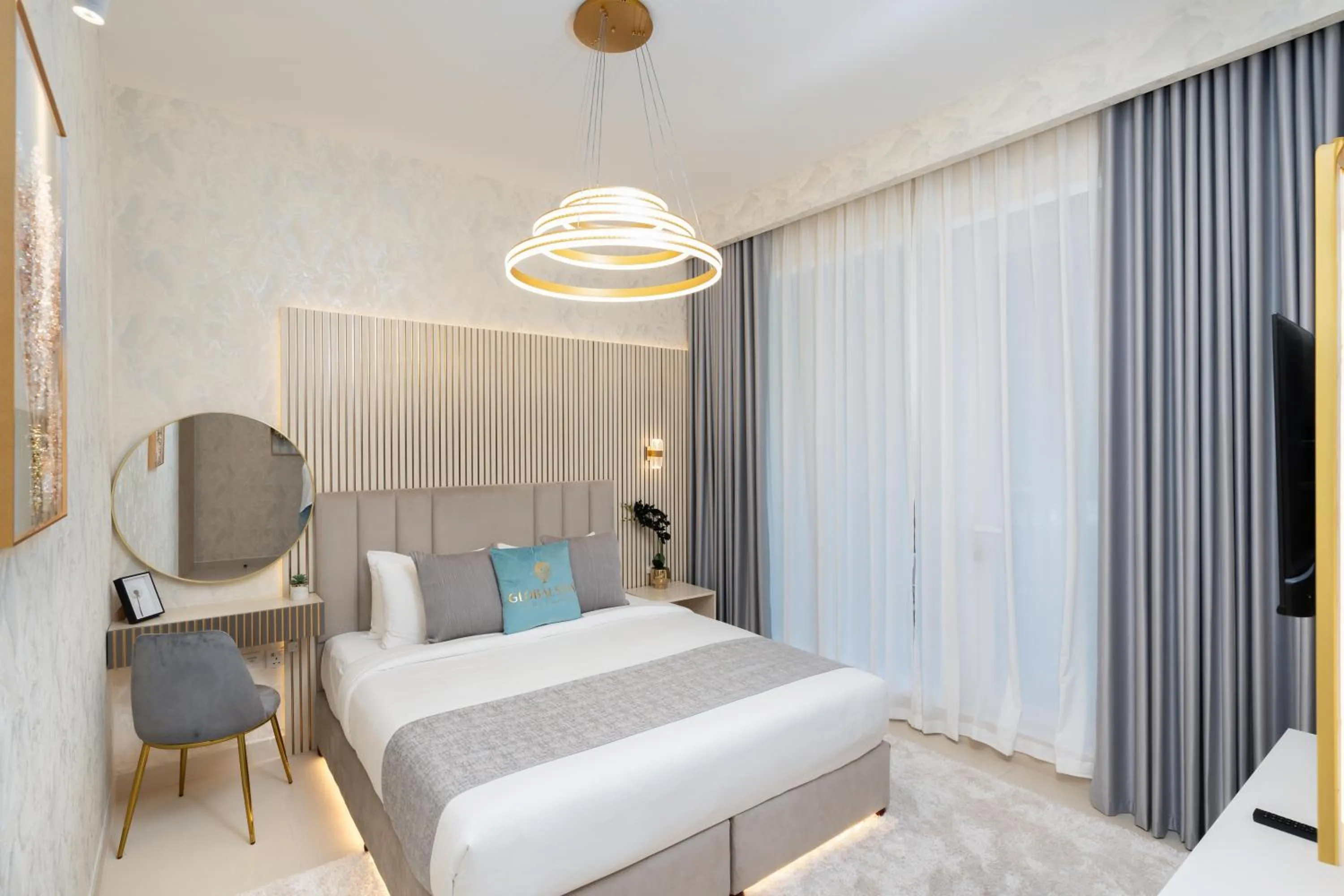 Bed in Globalstay Creek Horizon Modern Apartments