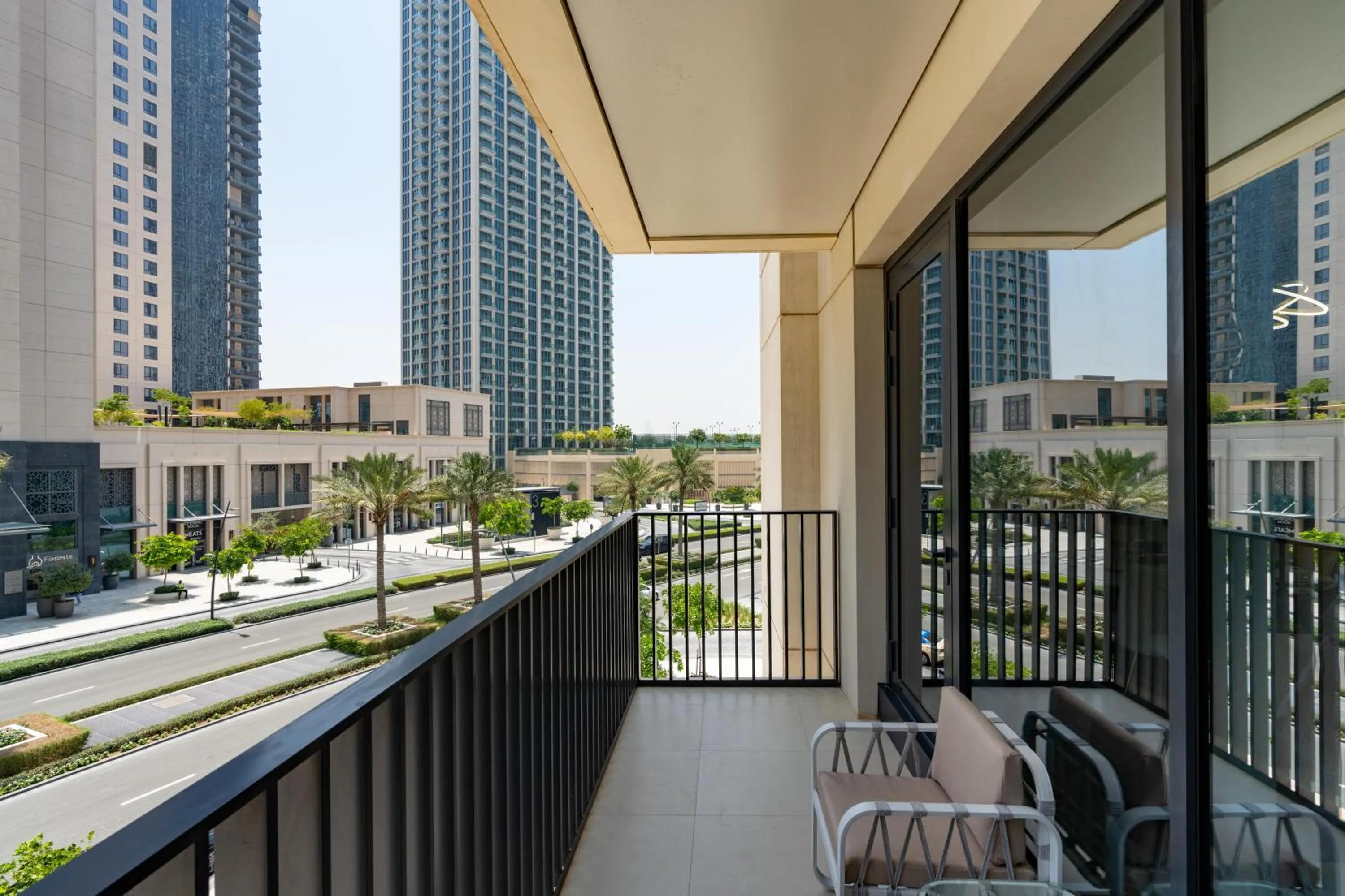 Property building in Globalstay Creek Horizon Modern Apartments