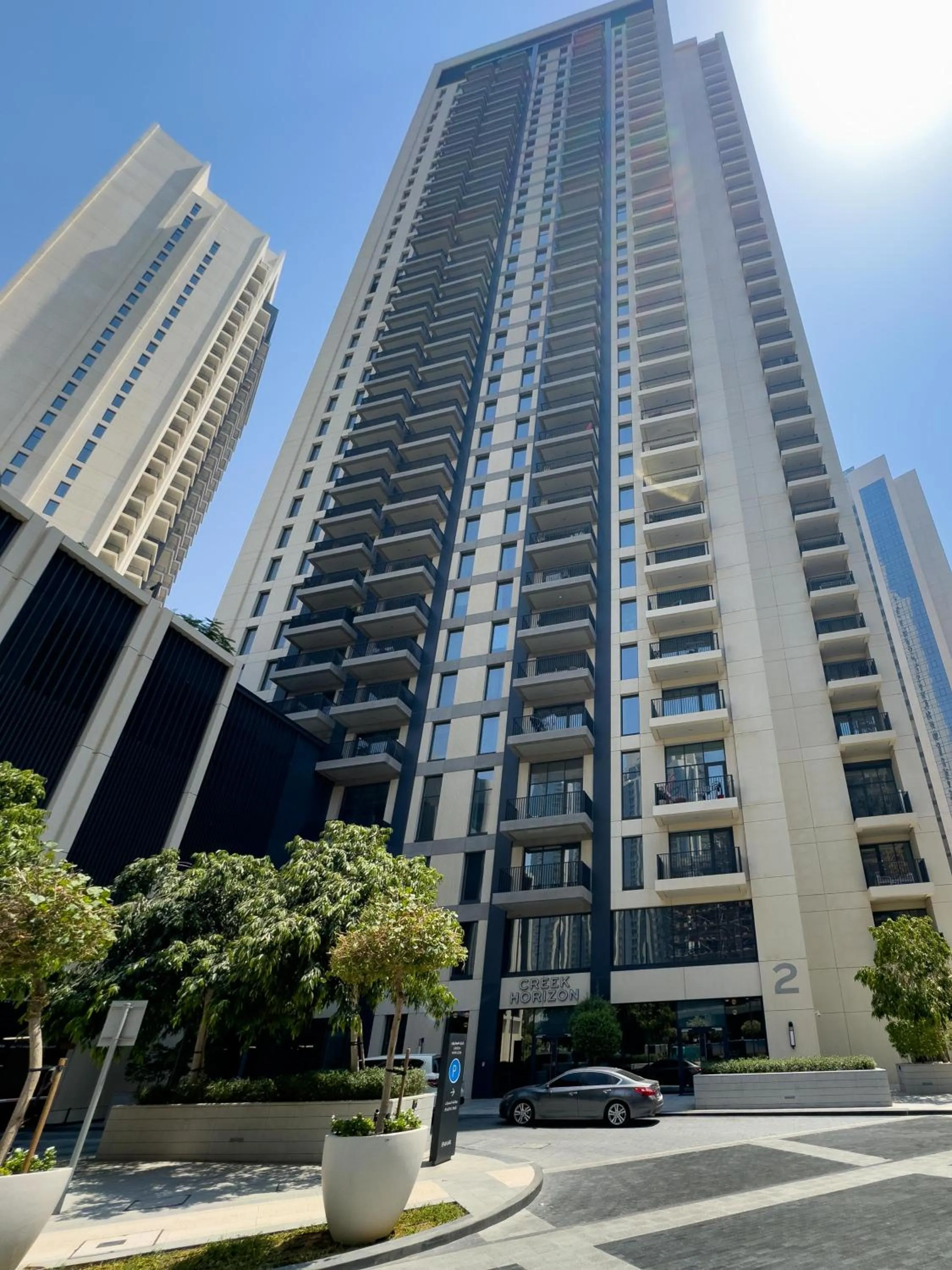 Property building in Globalstay Creek Horizon Modern Apartments