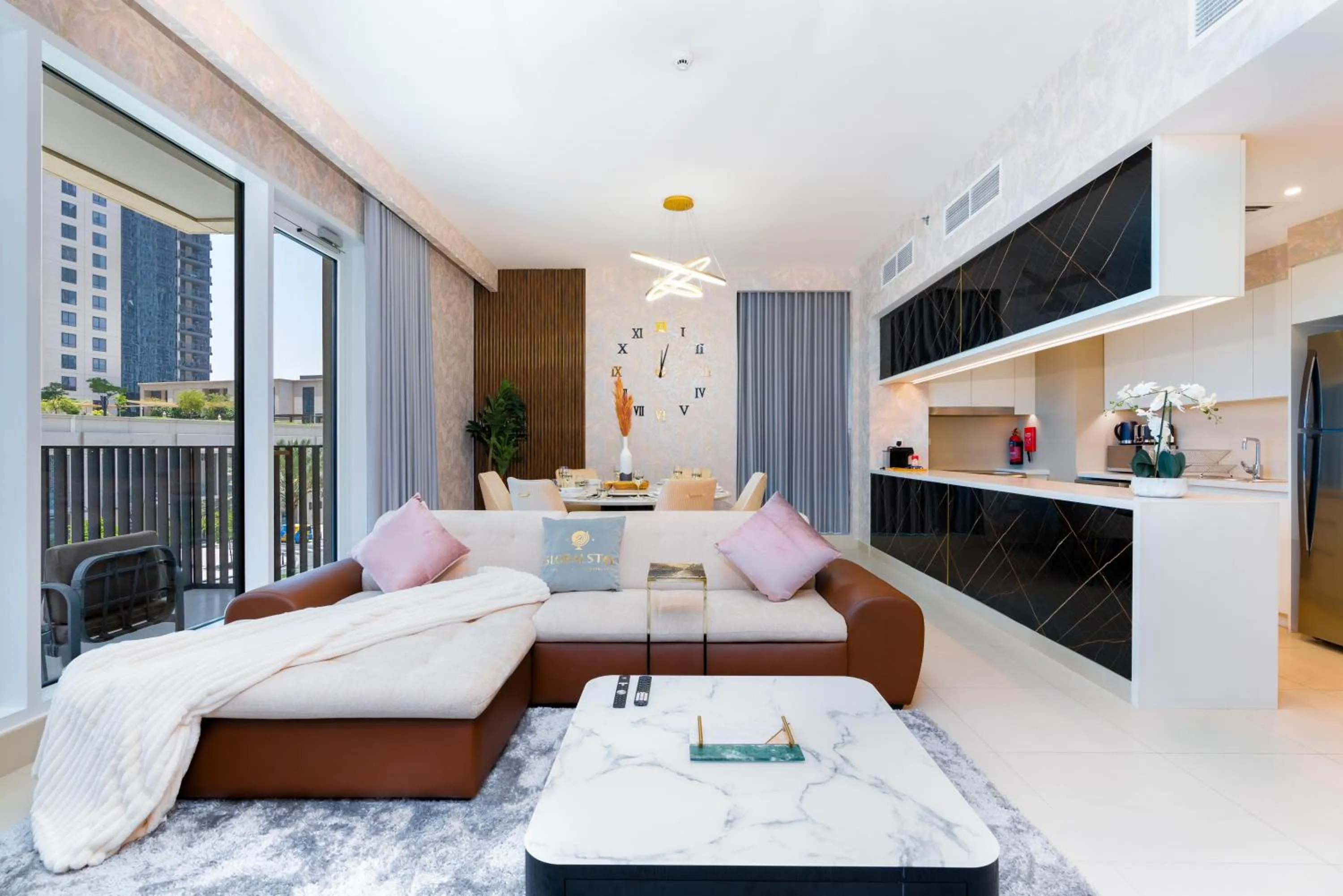 Bed in Globalstay Creek Horizon Modern Apartments