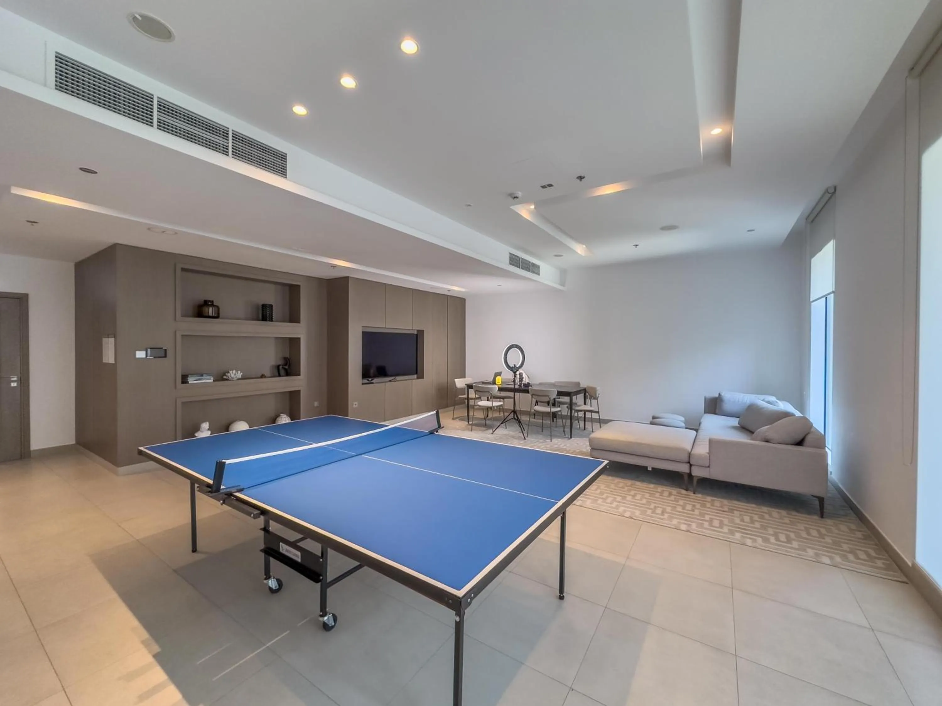 Game Room in Globalstay Creek Horizon Modern Apartments