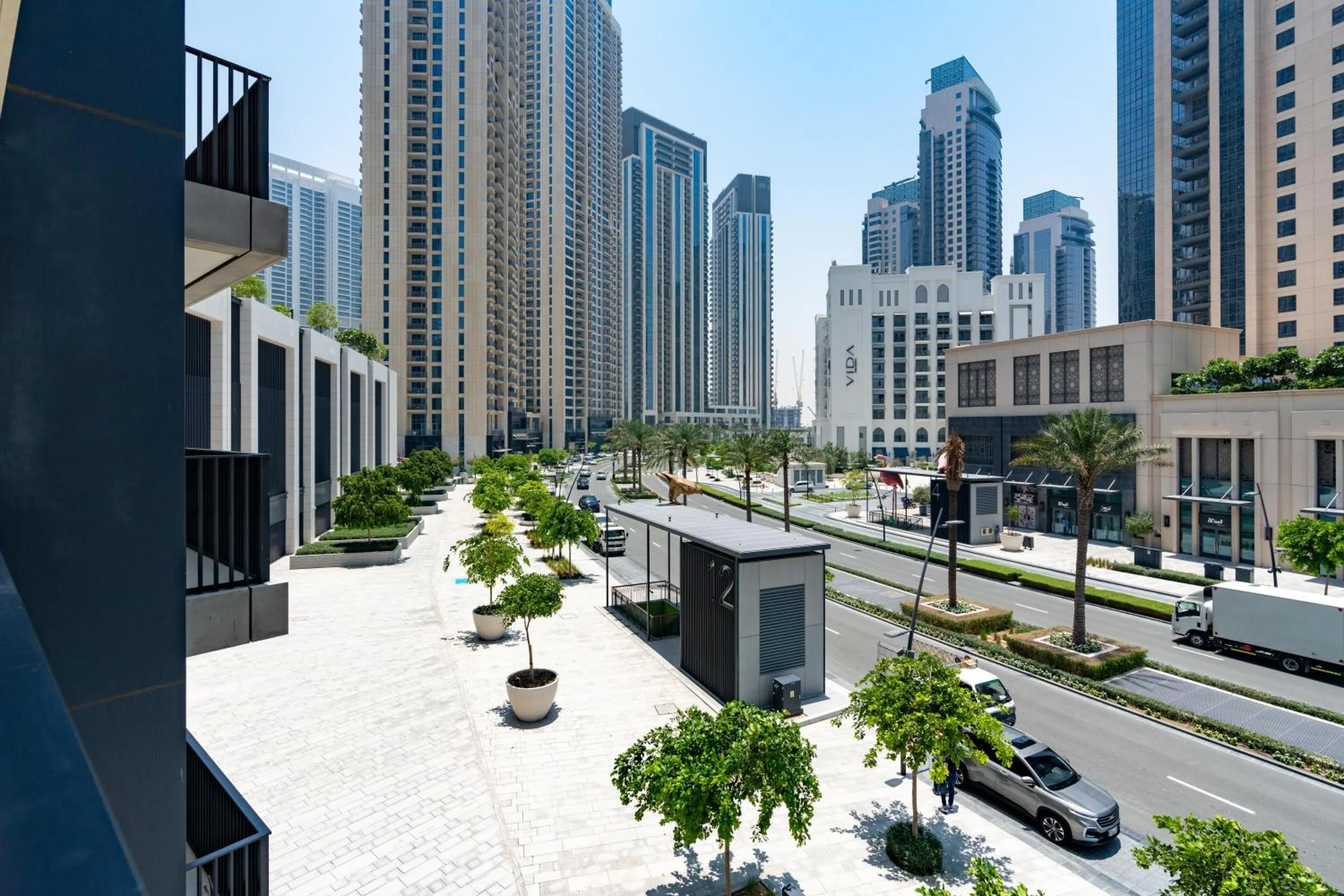 Property building in Globalstay Creek Horizon Modern Apartments