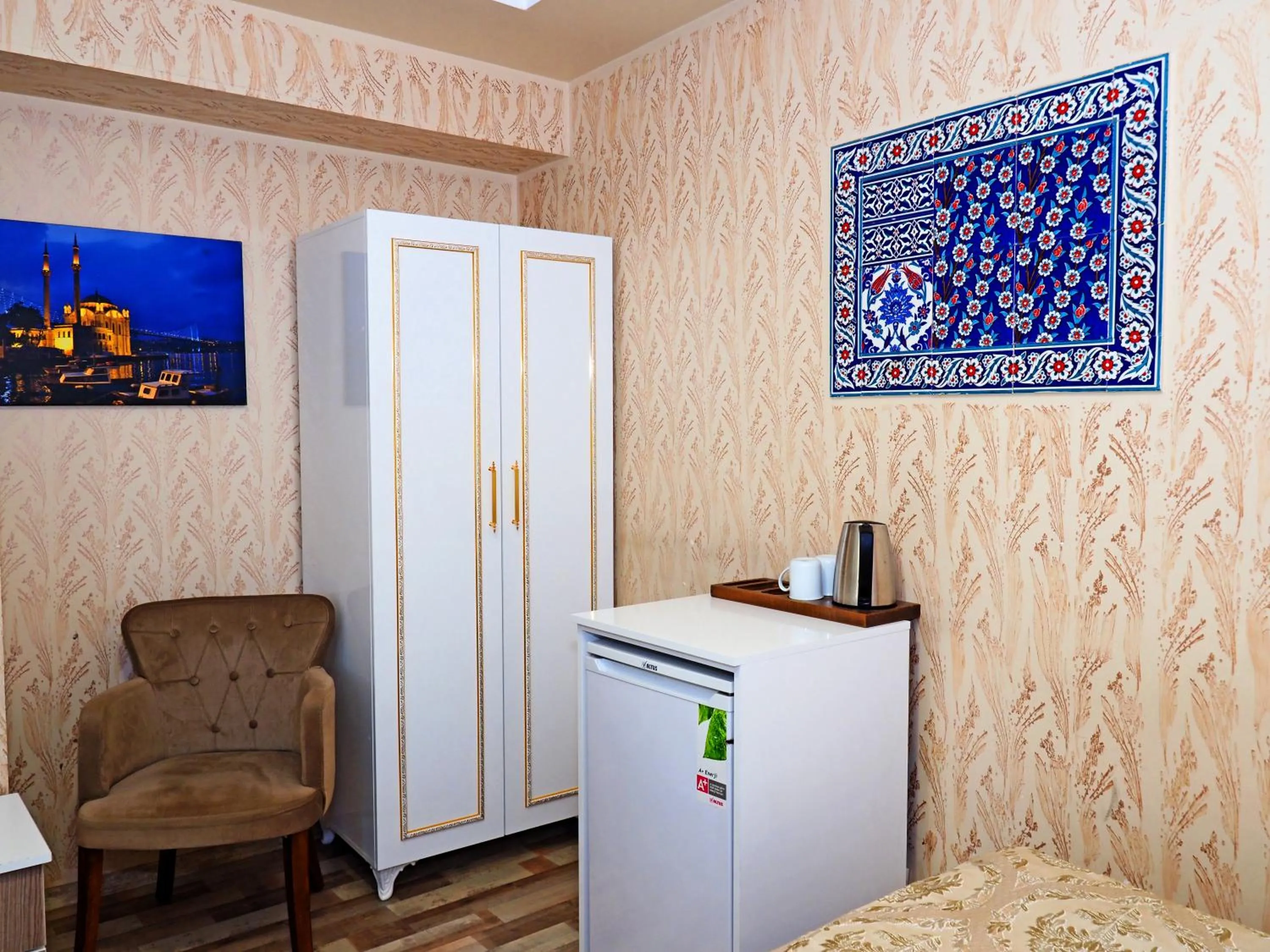 TV and multimedia in Nagehan Hotel Old City