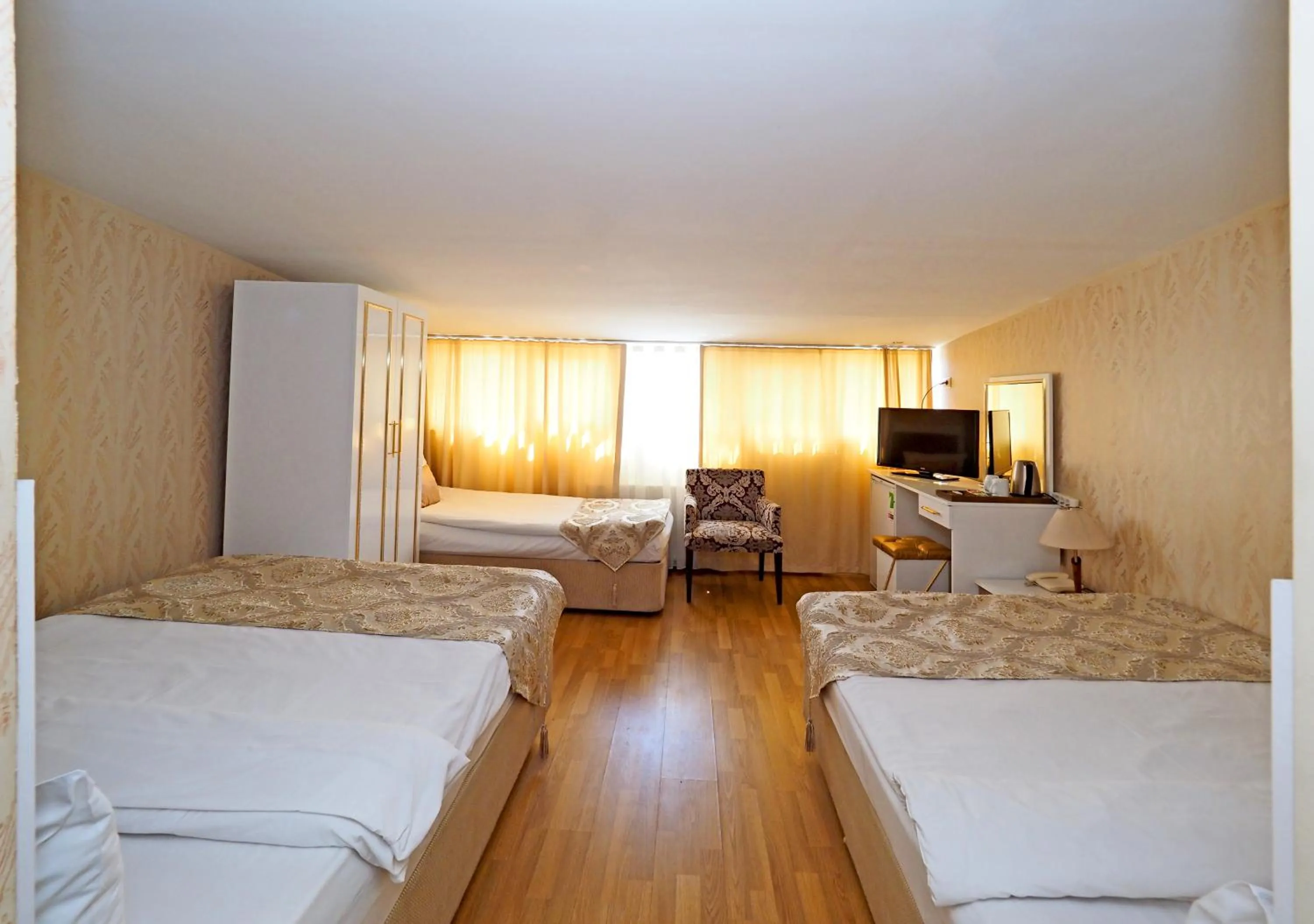 Photo of the whole room in Nagehan Hotel Old City