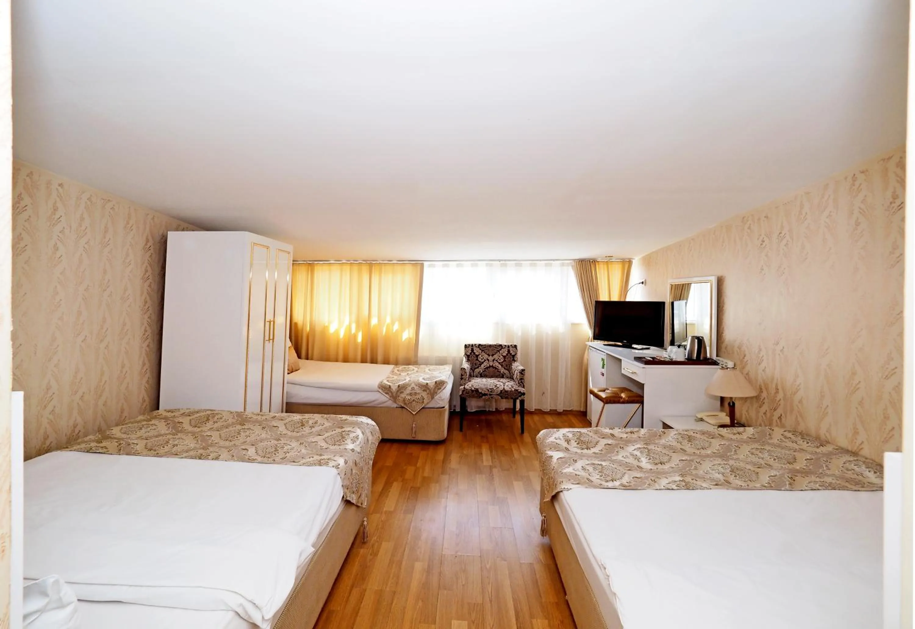 Photo of the whole room in Nagehan Hotel Old City