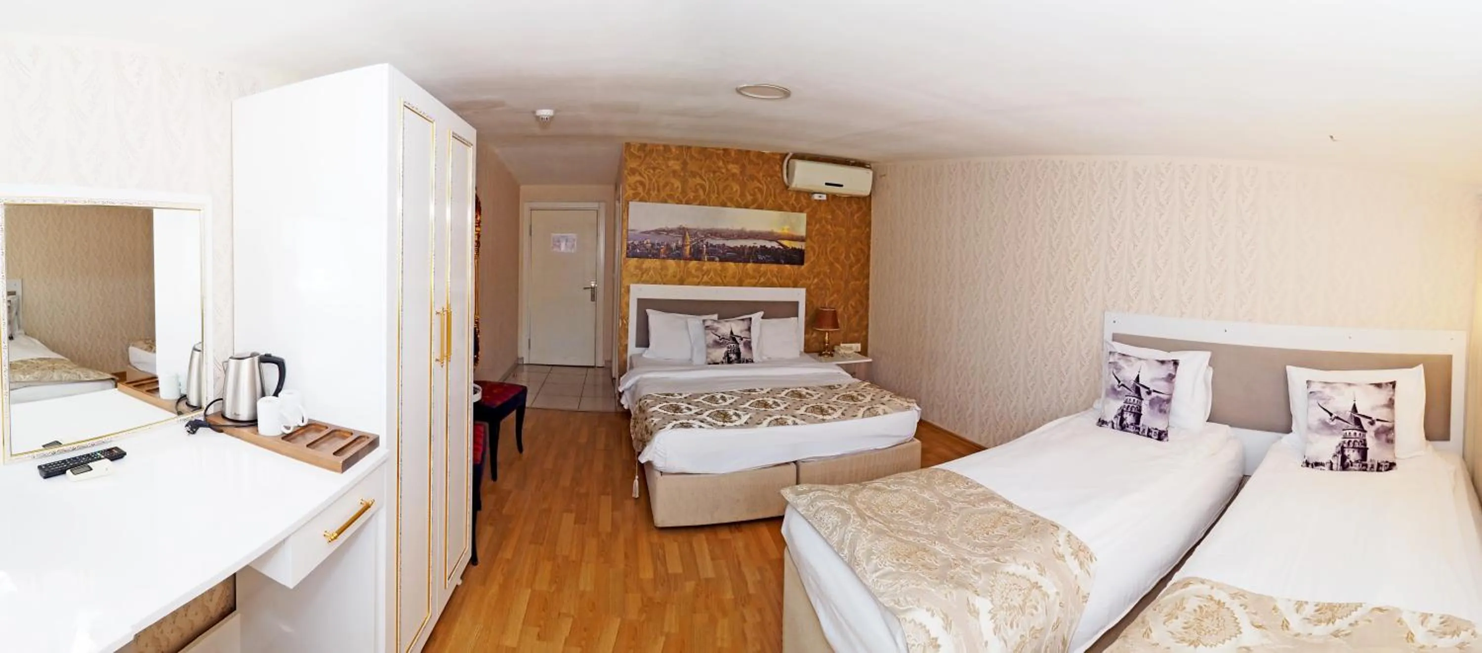 Photo of the whole room in Nagehan Hotel Old City