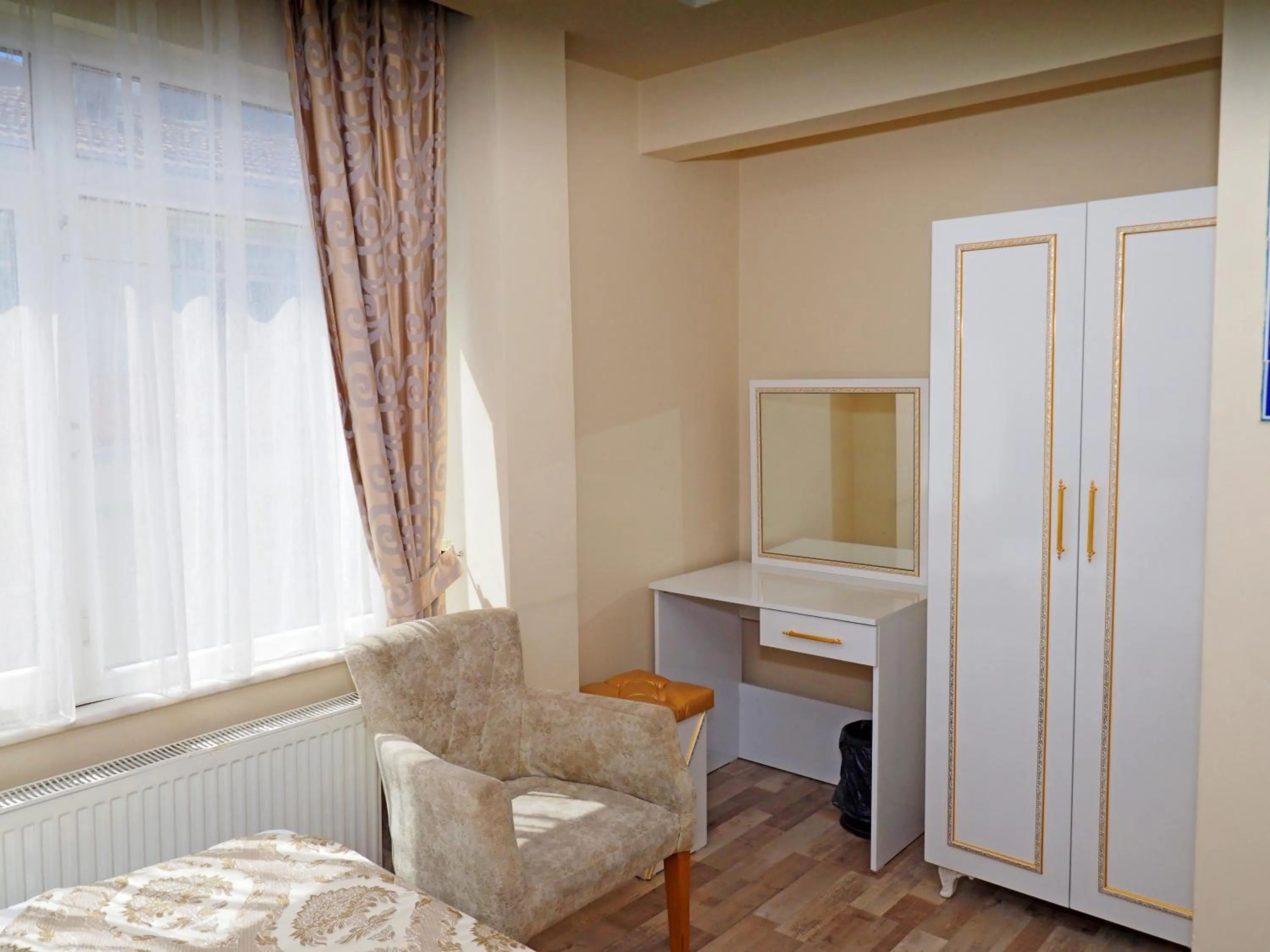 Seating area in Nagehan Hotel Old City