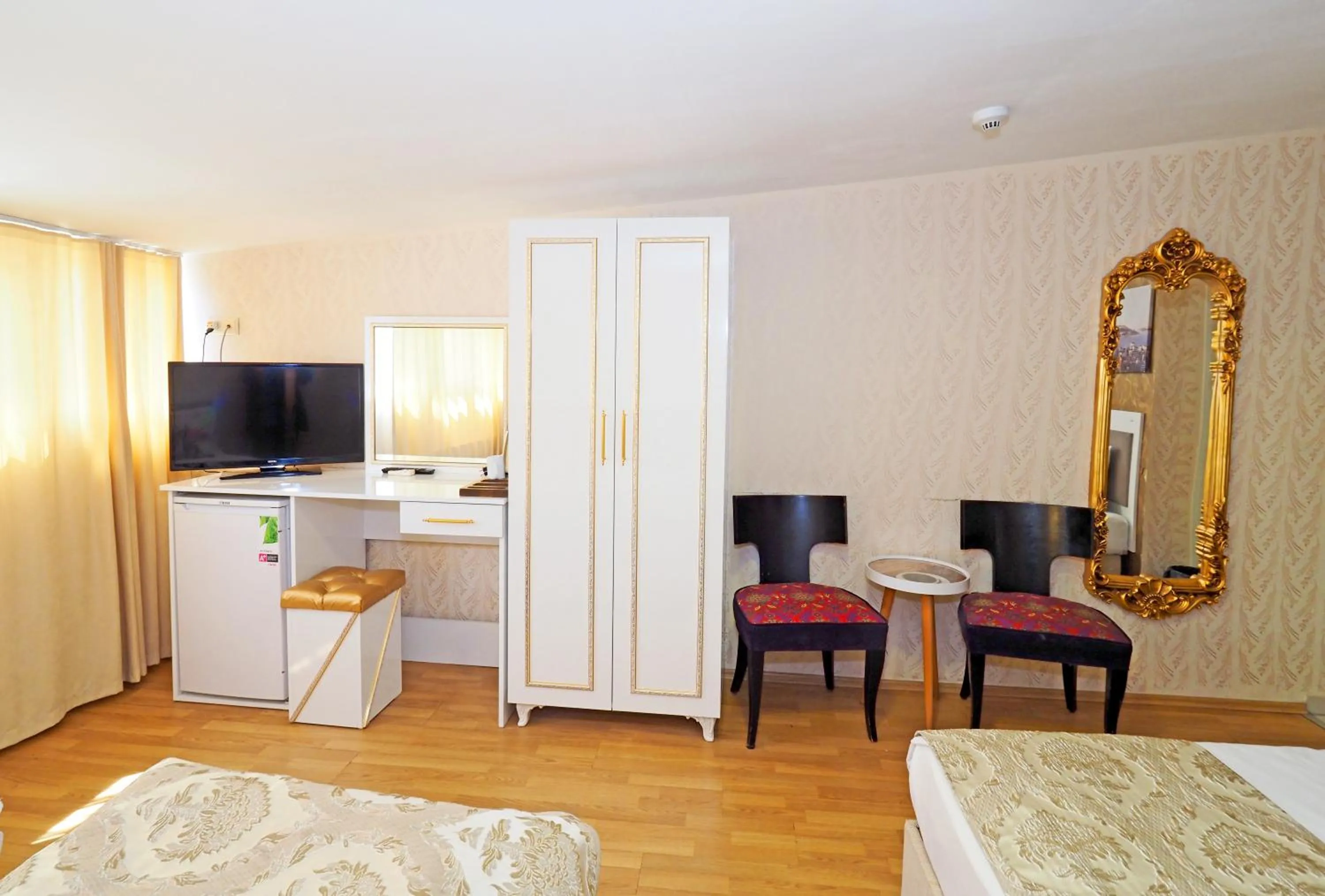 Seating area in Nagehan Hotel Old City